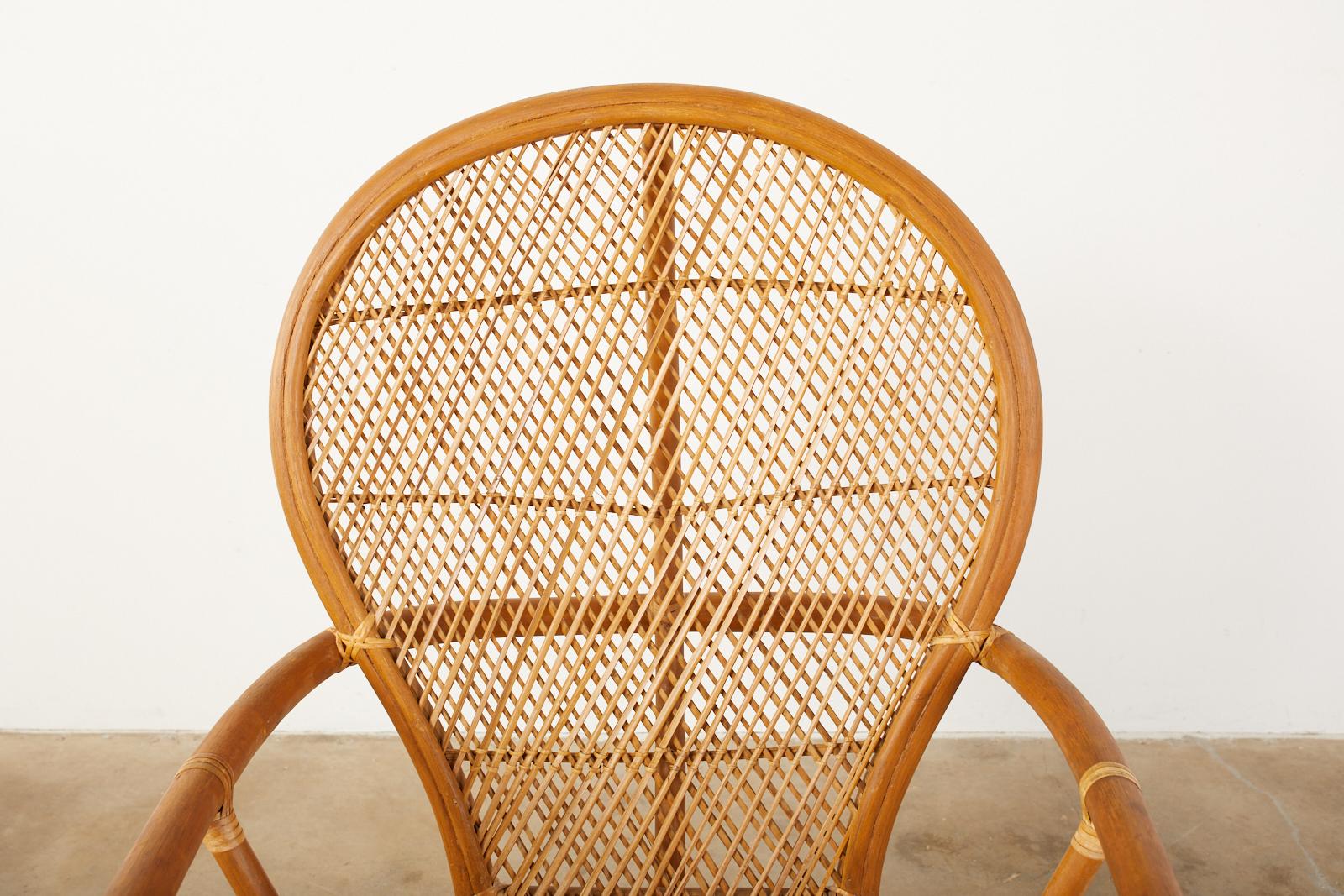 Ensemble de quatre fauteuils de salle à manger en bambou, rotin et paon en vente 7