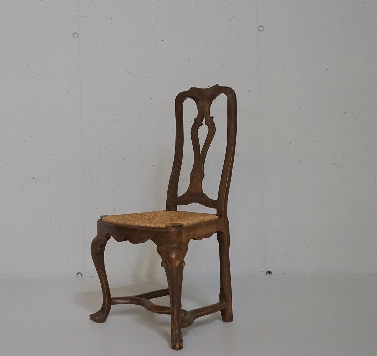 Satz von vier Stühlen im Barockstil  (18. Jahrhundert und früher) im Angebot