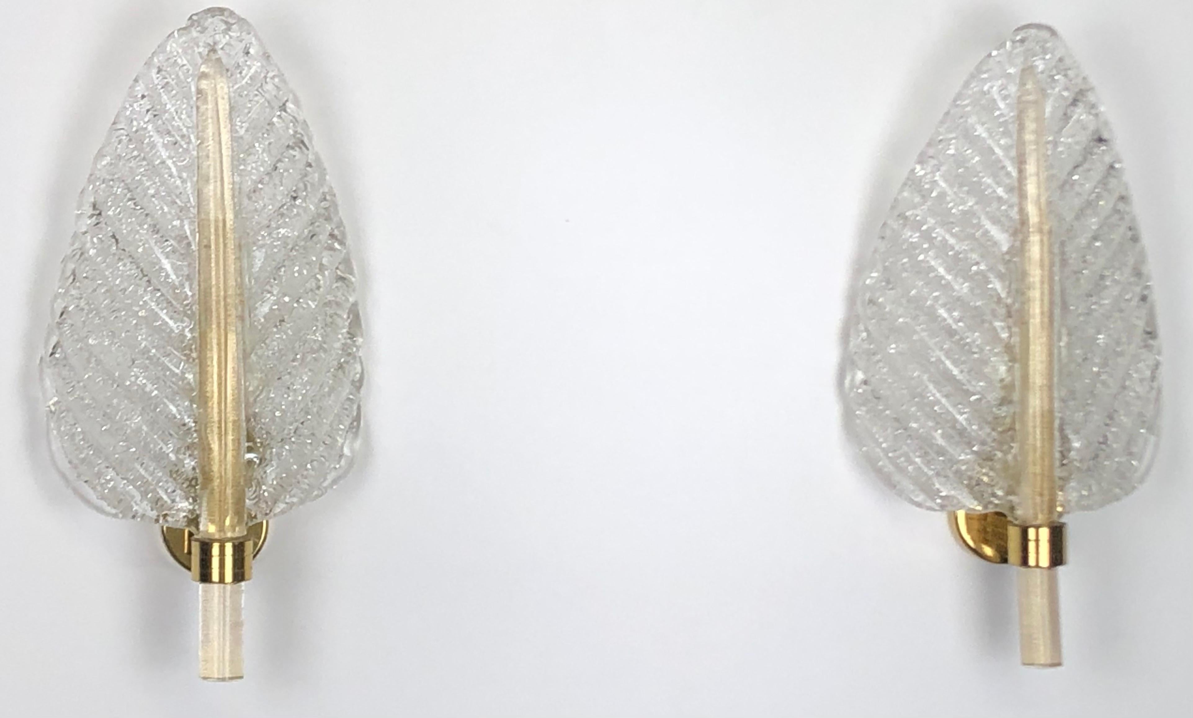 Mid-Century Modern Pair of Barovier e Toso Leaf Murano Glass Wall Sconces, circa 1960s