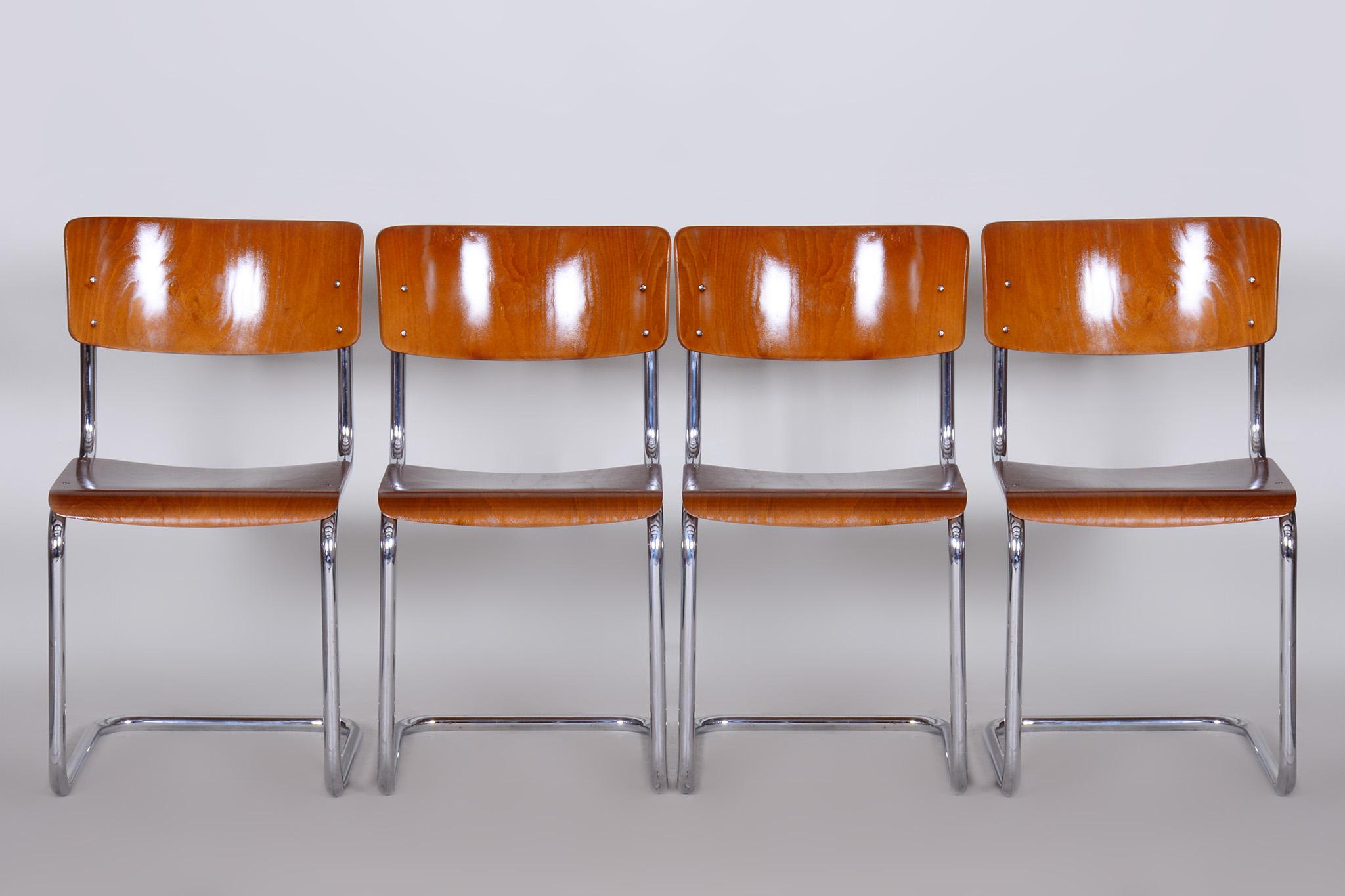 Set of Four Bauhaus Beech Armchairs.

Style: Bauhaus
Period: 1930-1939
Source: Germany
Seat height: 46.5 cm / 18.31?
Material: Beech, Chrome-plated Steel

The chrome is in perfect condition. New varnish.