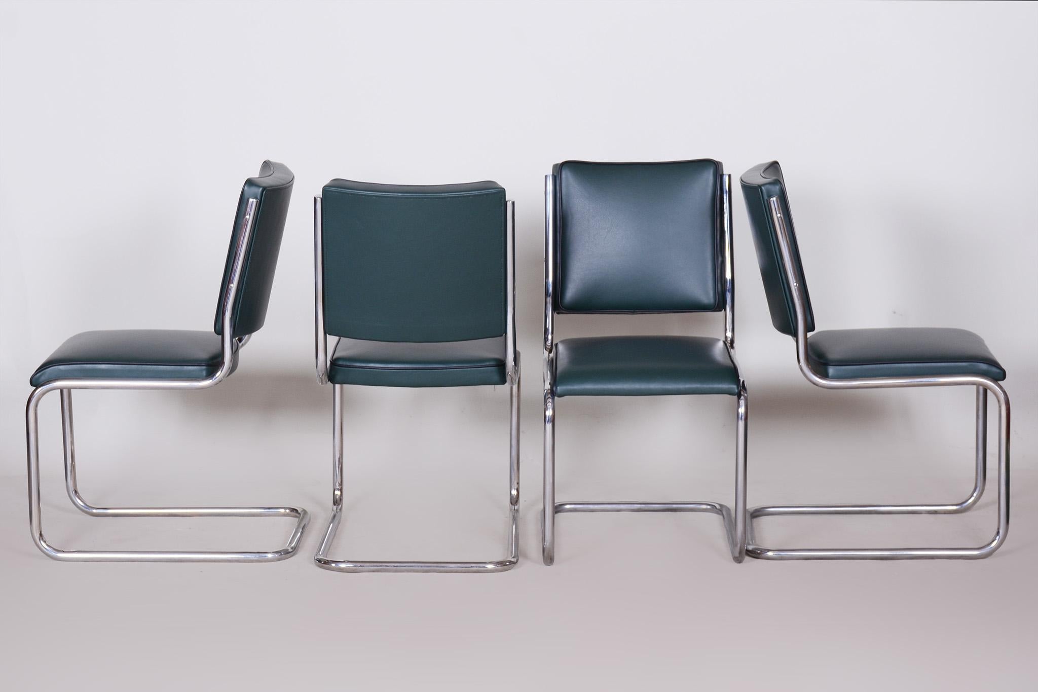 Tchèque Ensemble de quatre chaises de salle à manger Bauhaus conçues par Anton Lorenz pour Slezak factories en vente