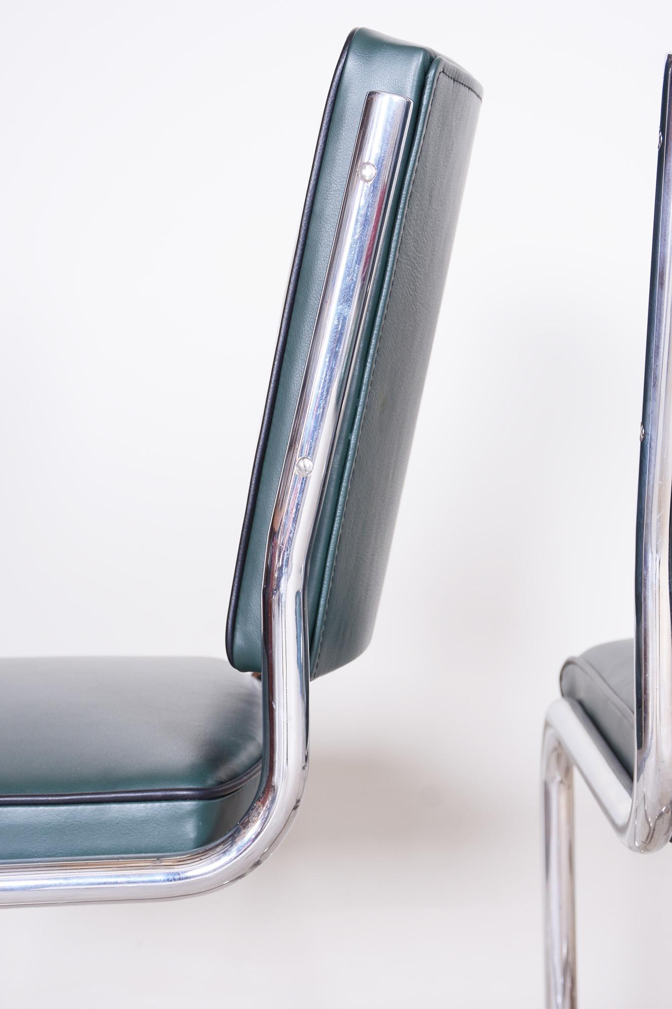 Ensemble de quatre chaises de salle à manger Bauhaus conçues par Anton Lorenz pour Slezak factories Bon état - En vente à Horomerice, CZ