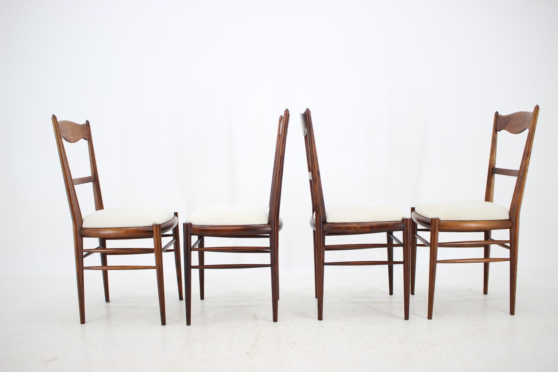 Set of Four Beech Dining Chairs, 1960s In Good Condition In Praha, CZ