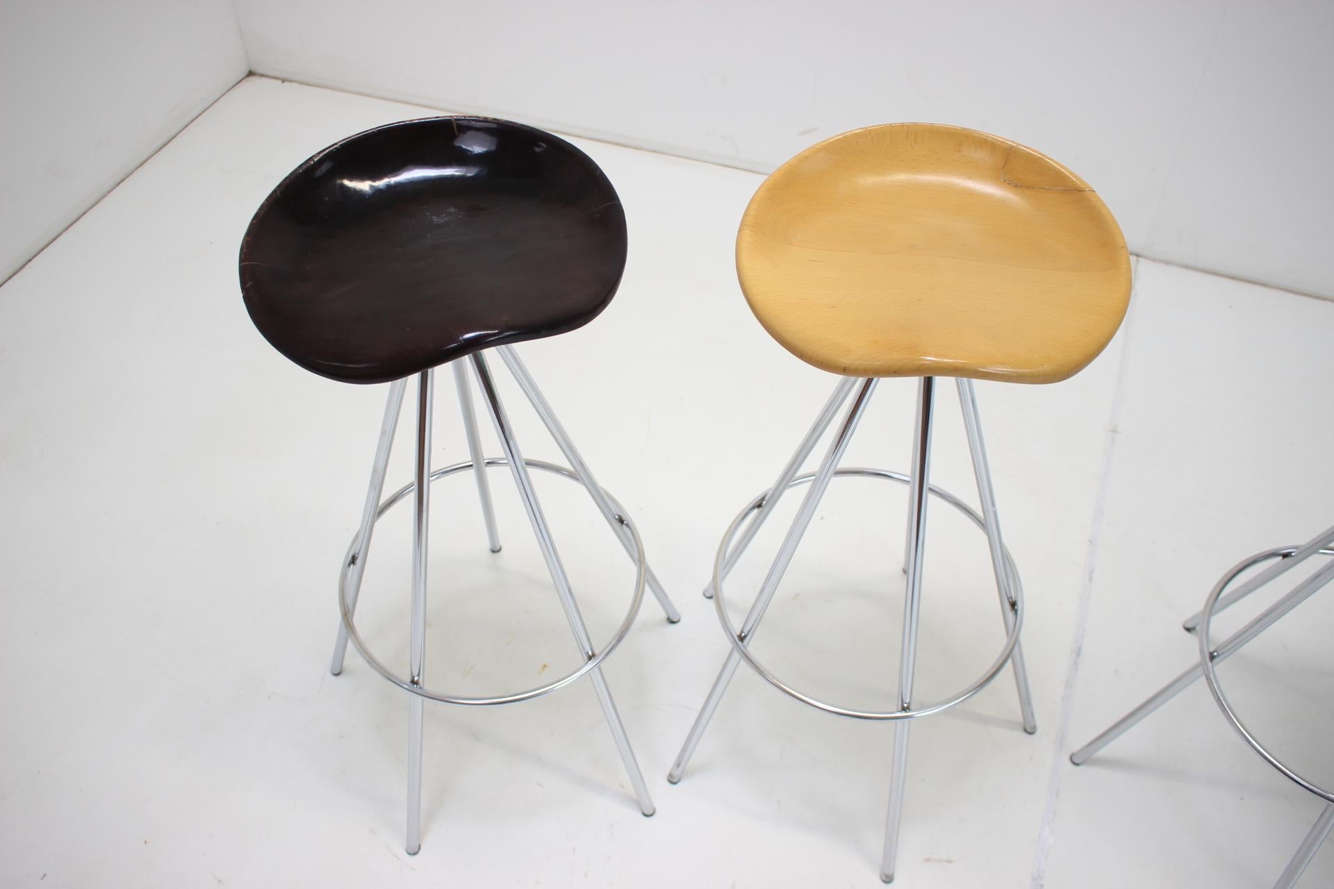 Organic Modern Set of Four Beech Jamaica Bar Stools by Pepe Cortés, 1990s For Sale
