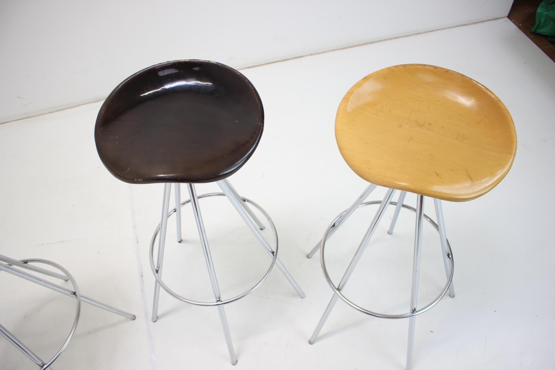Spanish Set of Four Beech Jamaica Bar Stools by Pepe Cortés, 1990s For Sale