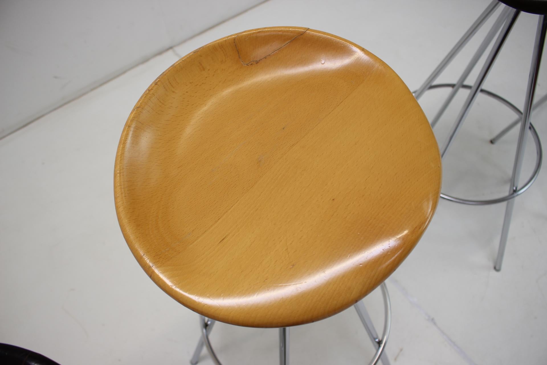 Late 20th Century Set of Four Beech Jamaica Bar Stools by Pepe Cortés, 1990s For Sale
