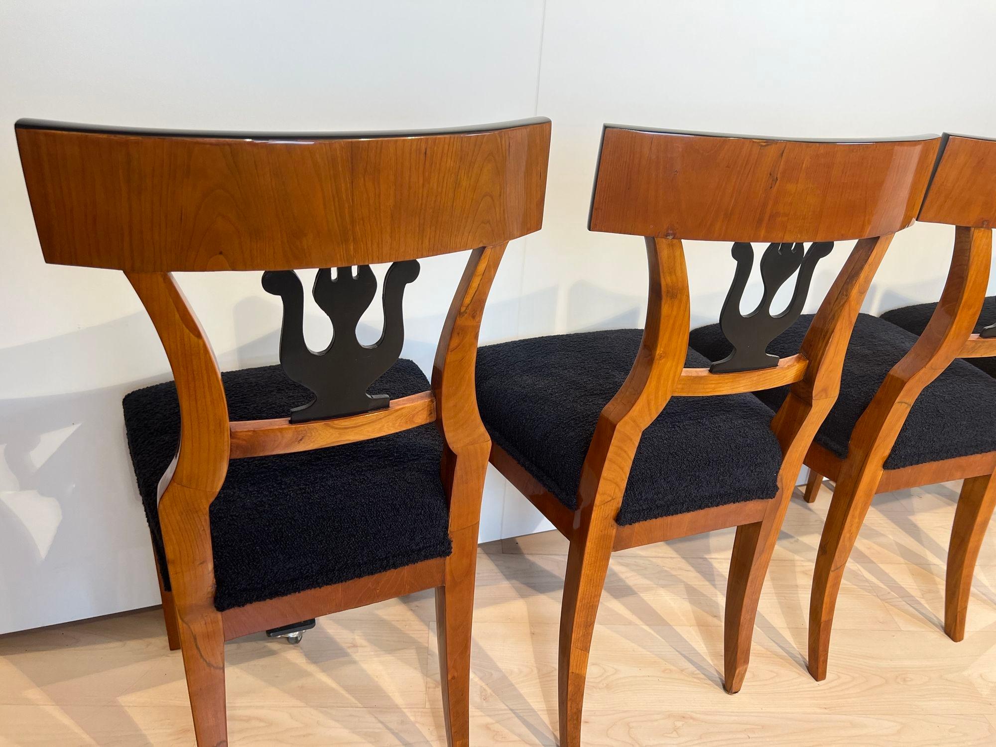 Set of Four Biedermeier Chairs, Cherry Veneer, South Germany circa 1830 For Sale 13