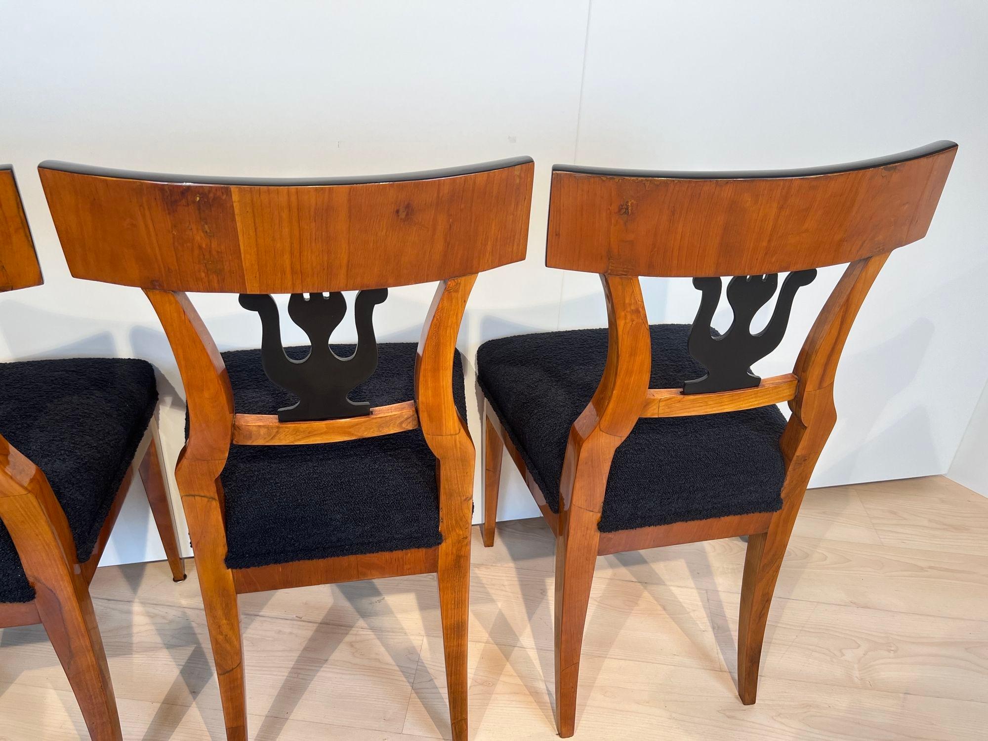 Set of Four Biedermeier Chairs, Cherry Veneer, South Germany circa 1830 For Sale 14