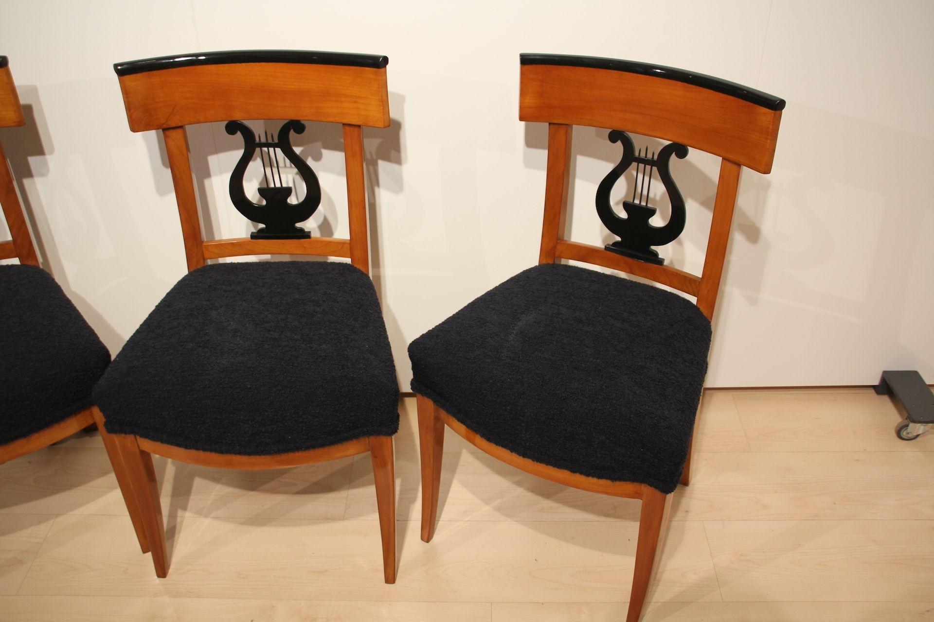 Set of Four Biedermeier Chairs, Cherry Wood, South Germany circa 1830 3