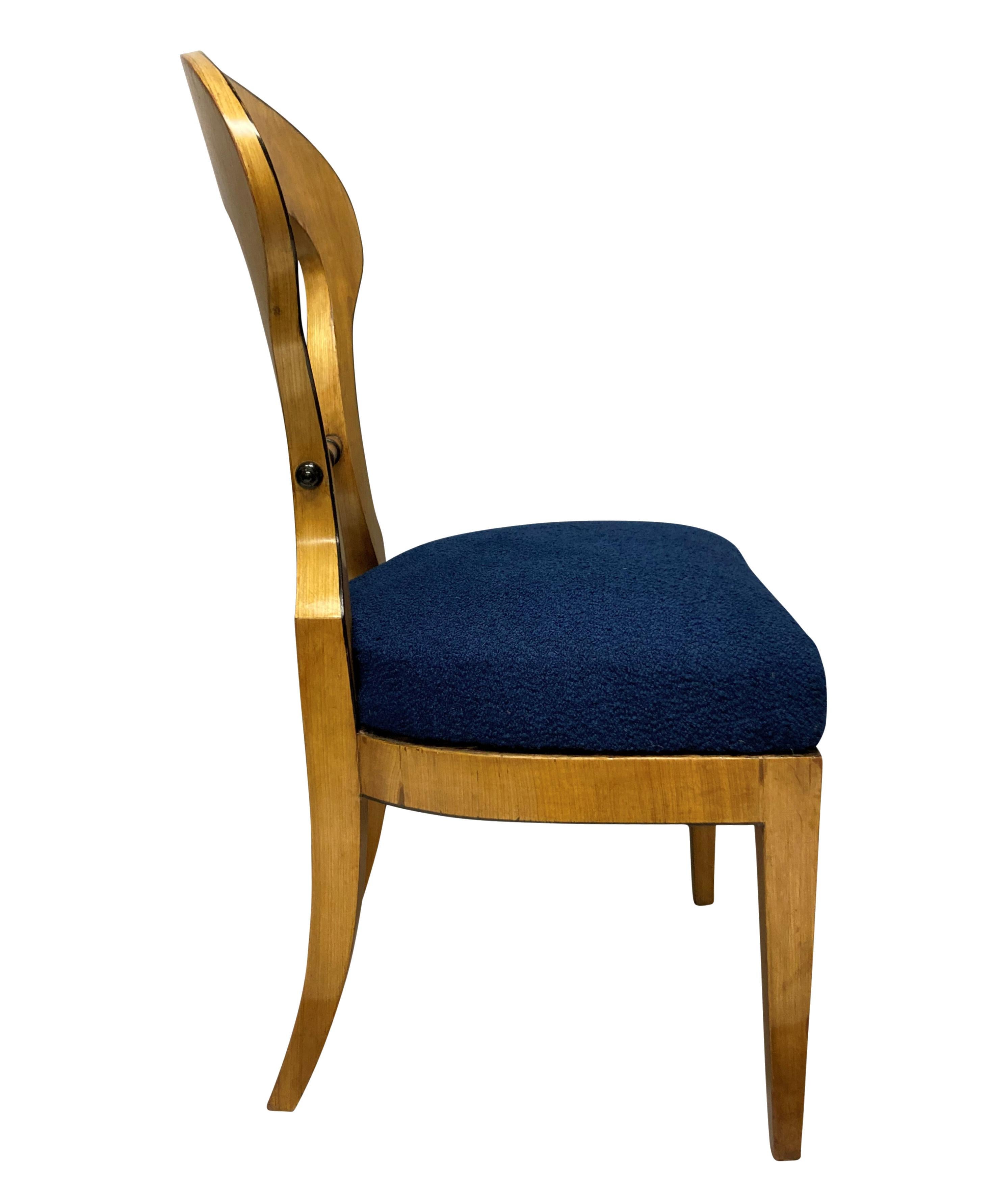 Set of Four Biedermeier Satinwood Chairs In Good Condition For Sale In London, GB