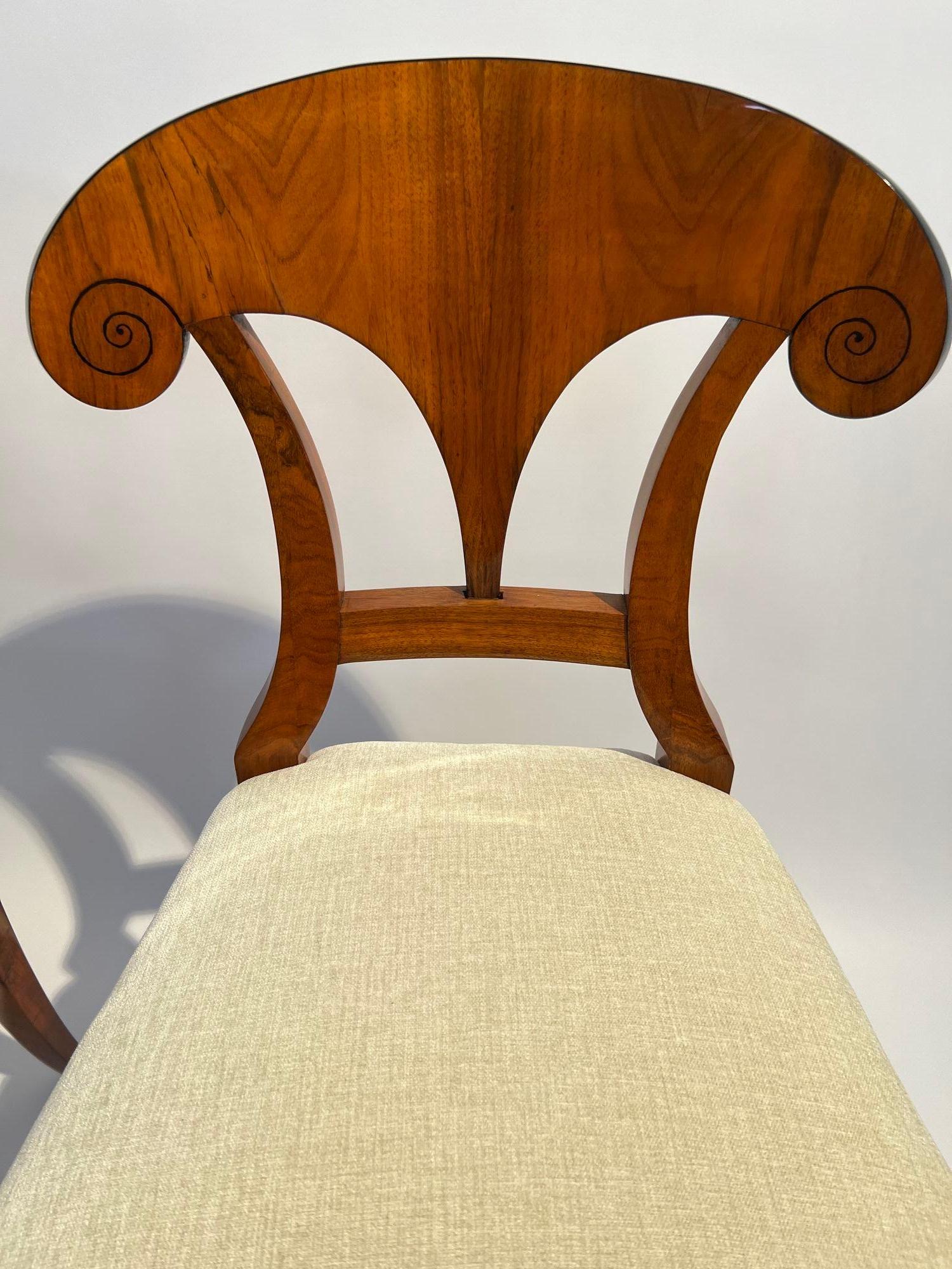 Ensemble de quatre chaises à pelle Biedermeier, noyer, encre, Autriche vers 1830 en vente 7
