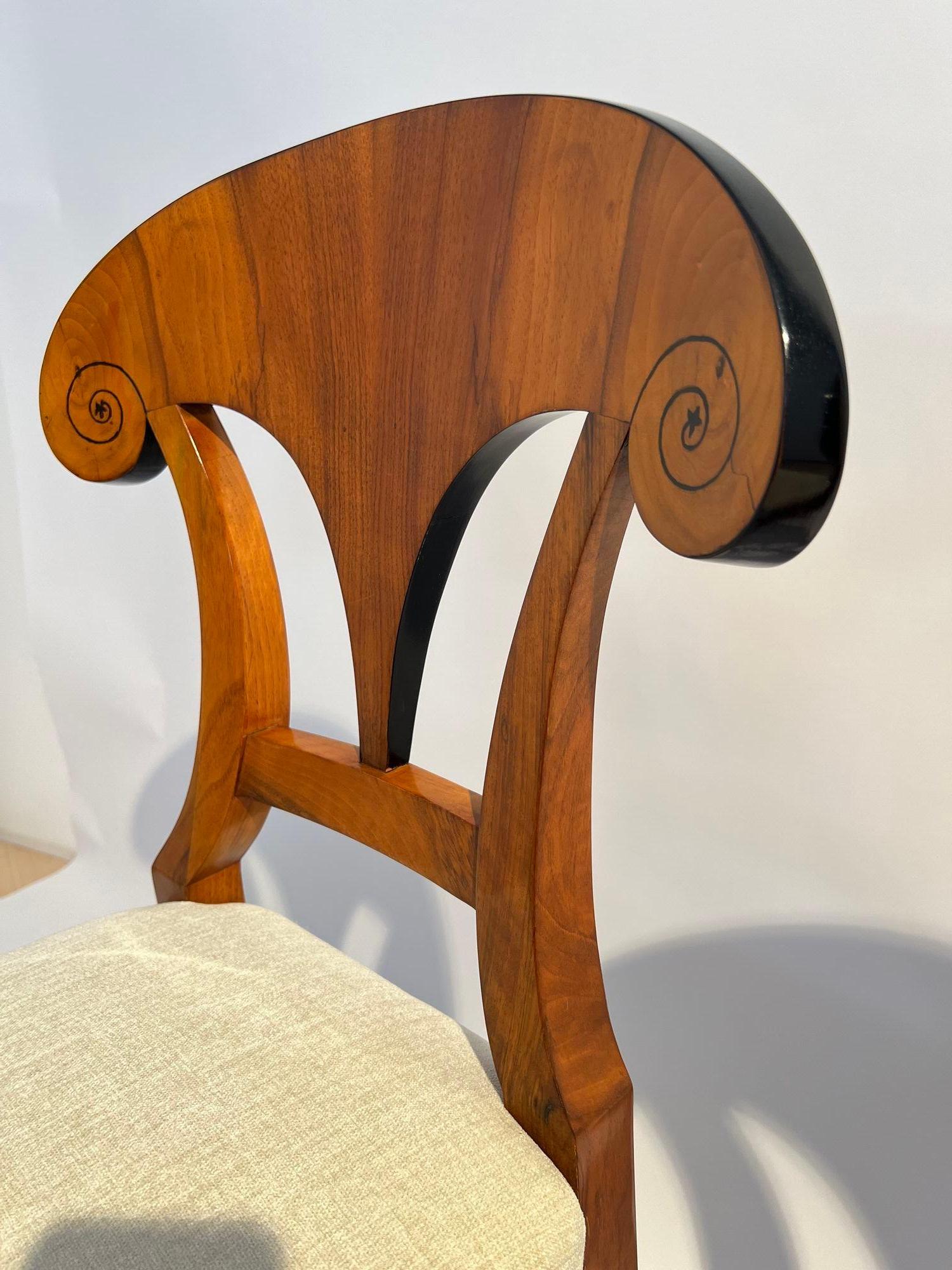Ensemble de quatre chaises à pelle Biedermeier, noyer, encre, Autriche vers 1830 en vente 10