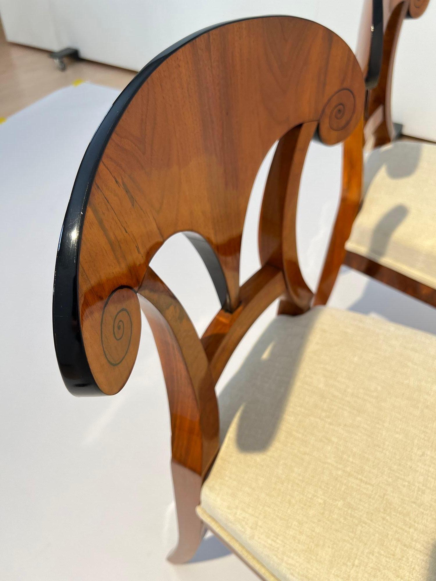 Ensemble de quatre chaises à pelle Biedermeier, noyer, encre, Autriche vers 1830 en vente 11