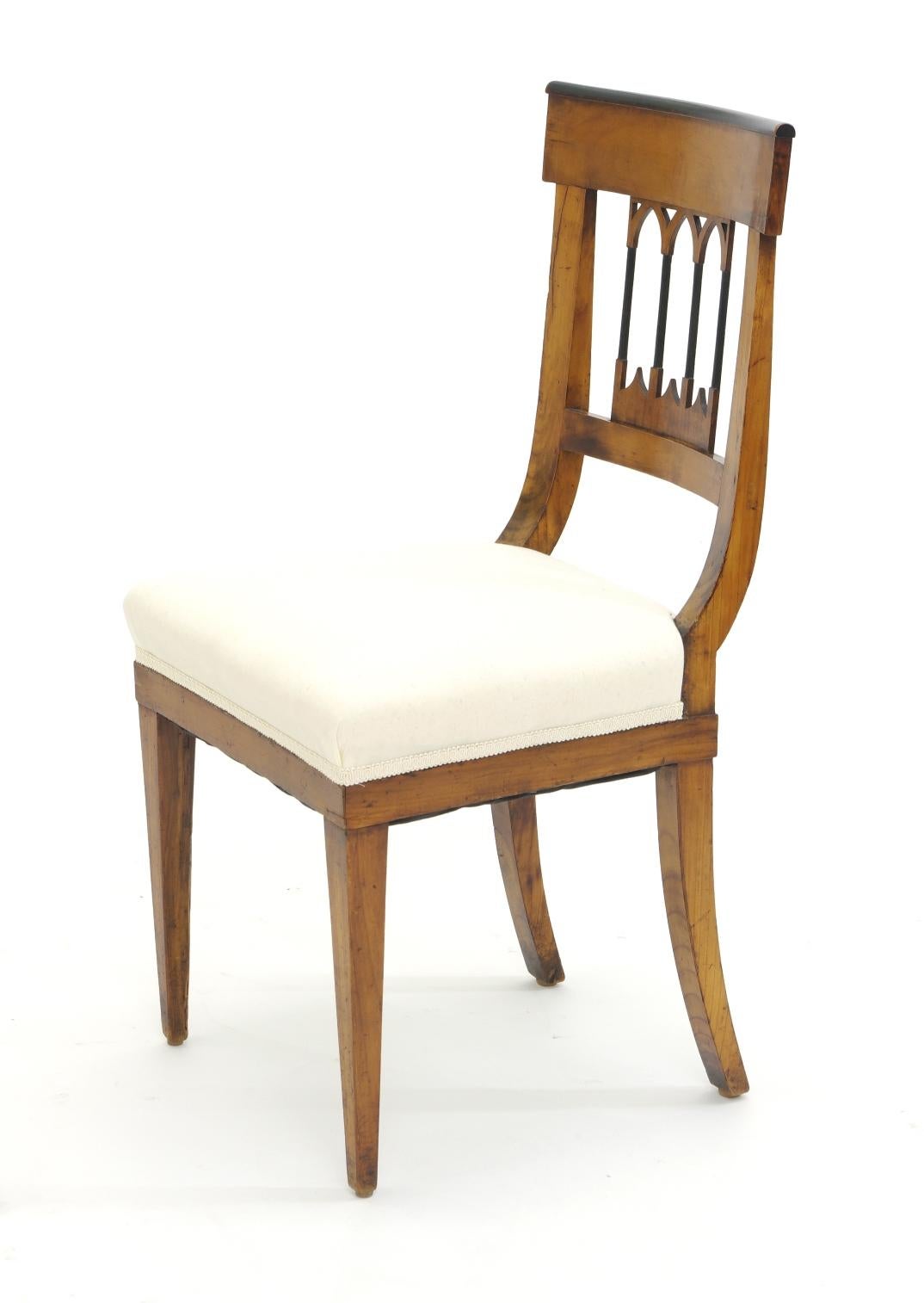 Set of Four Biedermeier Side Chairs, circa 1810-1820 For Sale 1