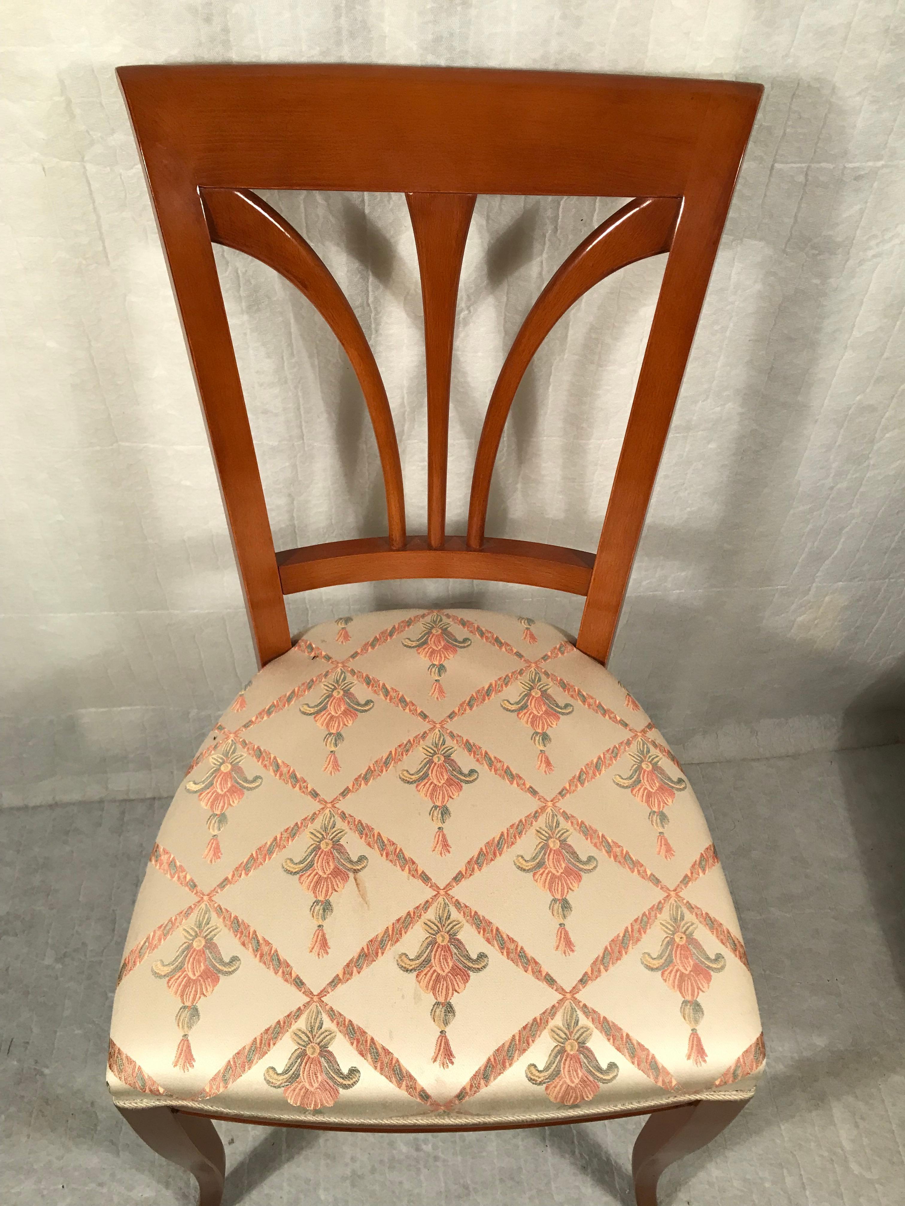 Fine XX secolo Set di quattro sedie da pranzo in stile Biedermeier, XX secolo in vendita