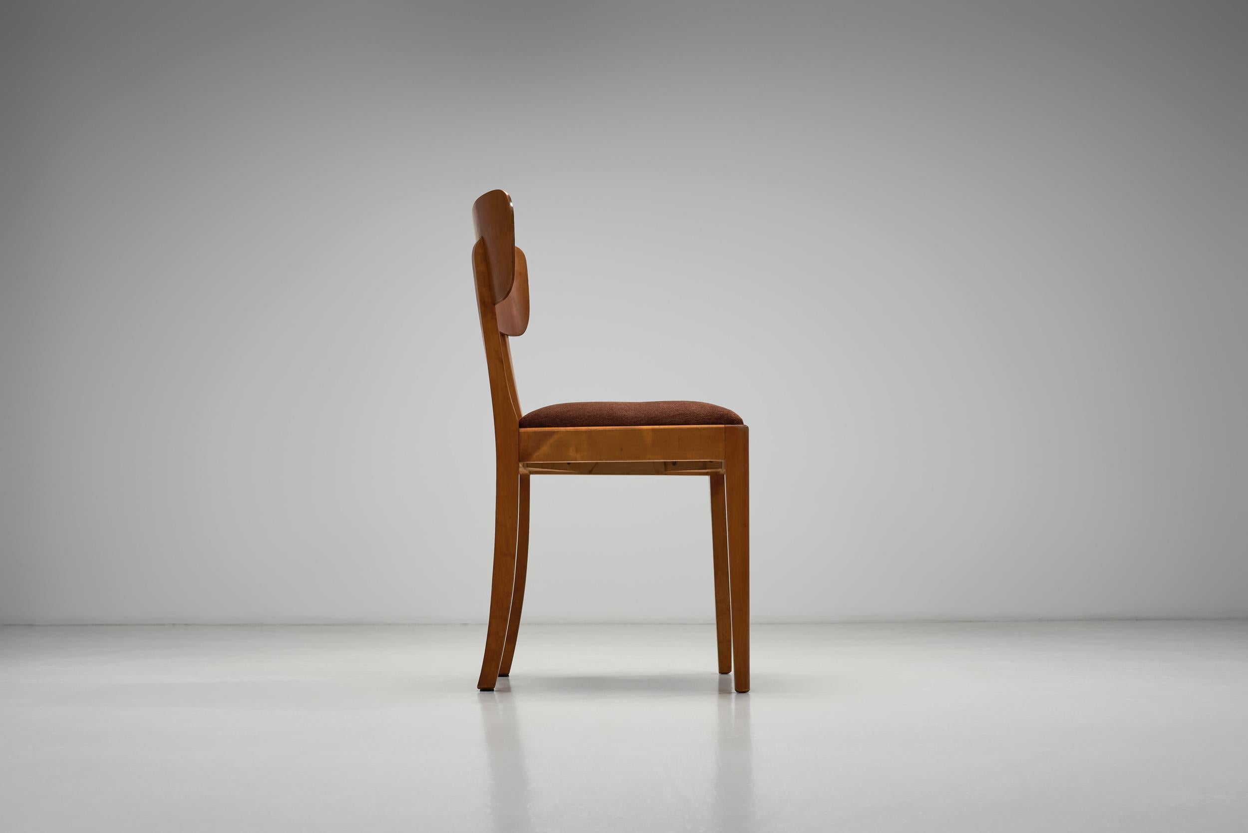 Ensemble de quatre chaises de salle à manger en bouleau, Suède, années 1940 5