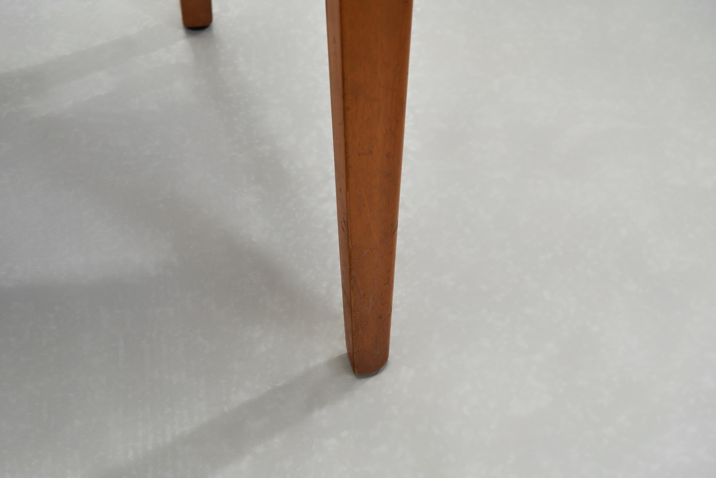 Ensemble de quatre chaises de salle à manger en bouleau, Suède, années 1940 8