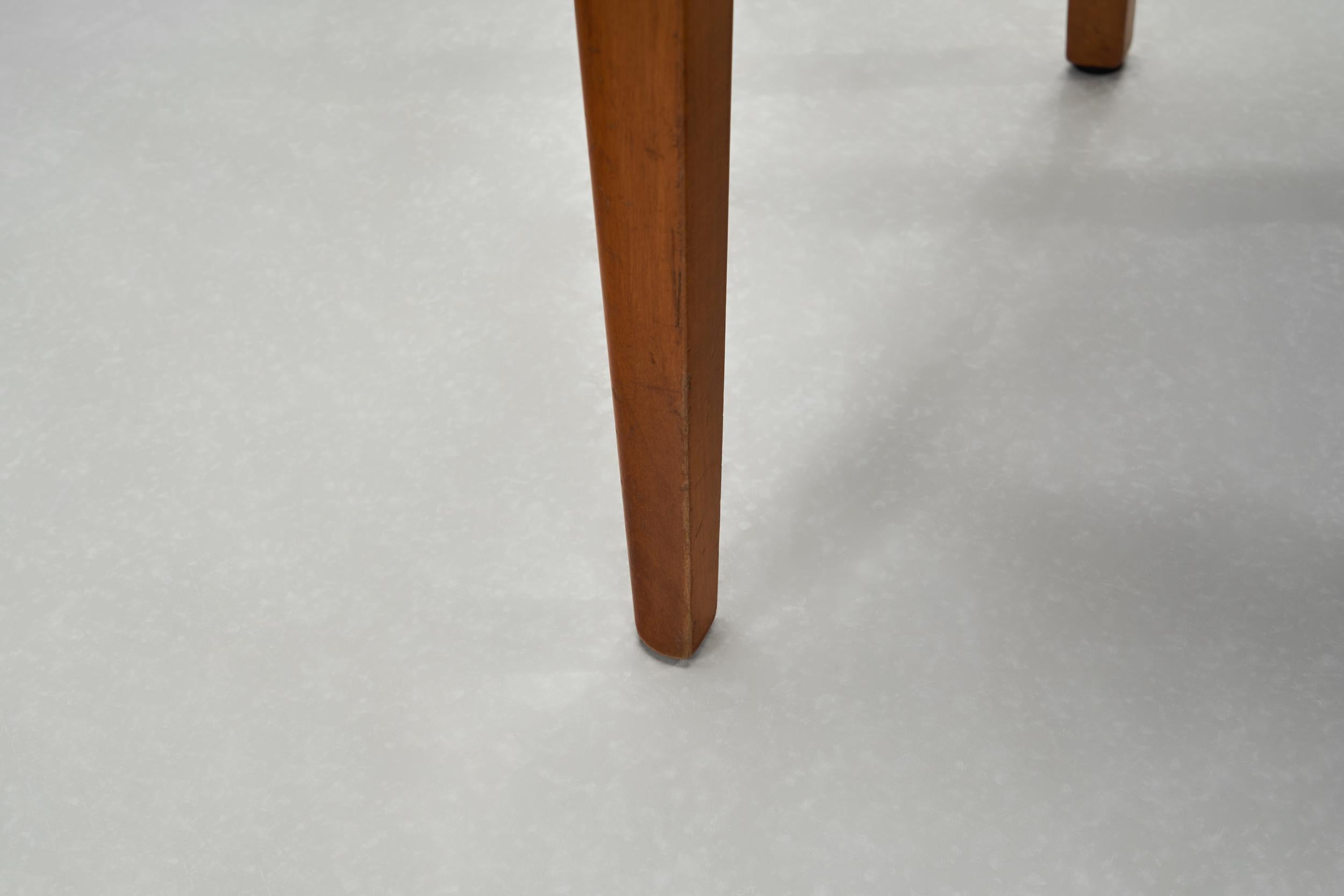 Ensemble de quatre chaises de salle à manger en bouleau, Suède, années 1940 9