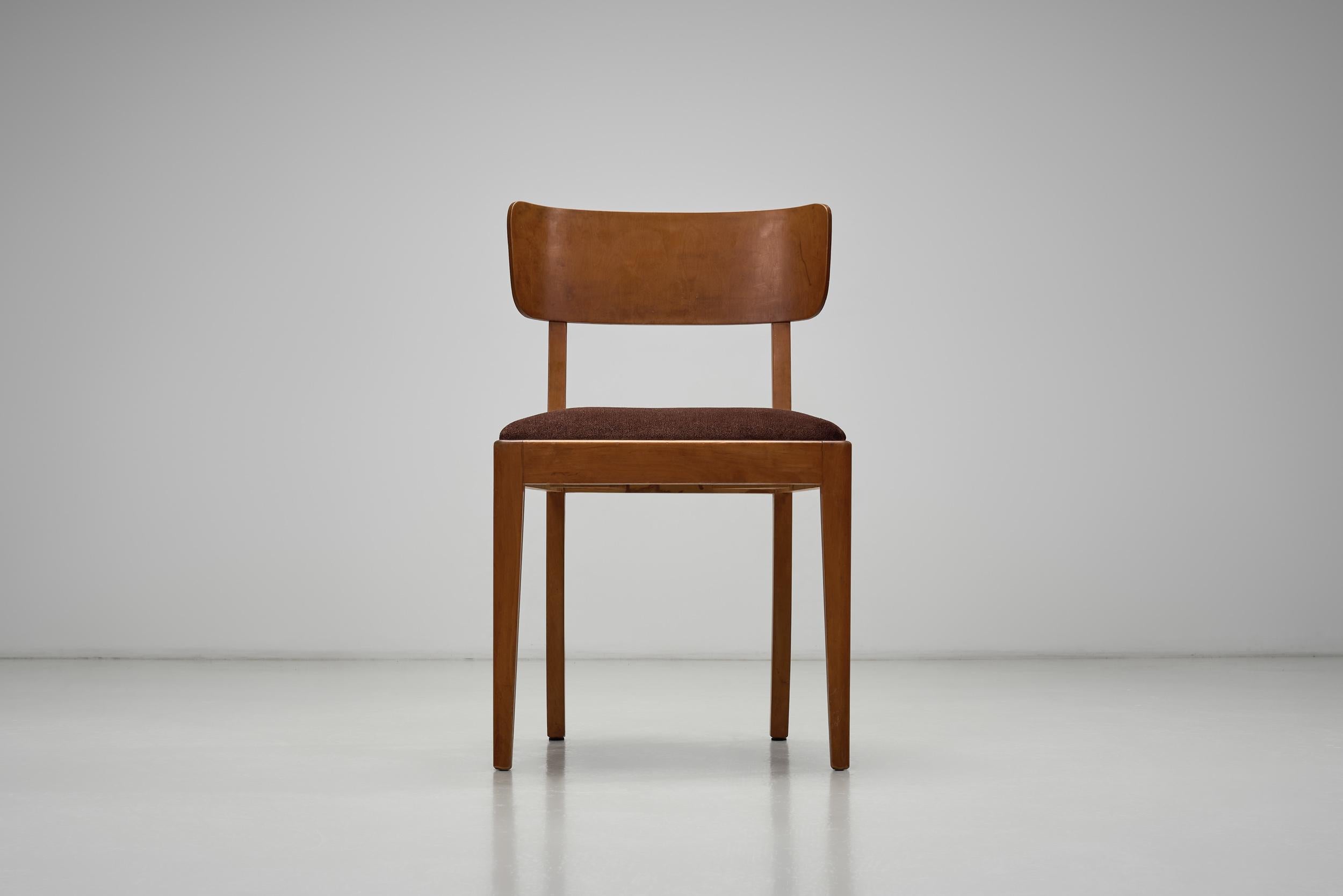 Ensemble de quatre chaises de salle à manger en bouleau, Suède, années 1940 Bon état à Utrecht, NL