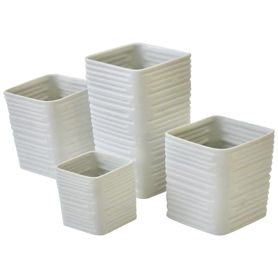 Ensemble de quatre vases Heinrich Bavaria blanc bisque en vente