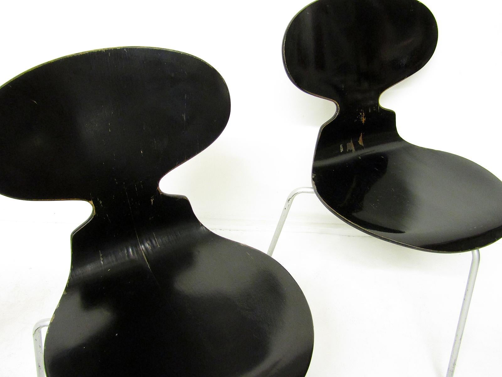 Mid-Century Modern Set of Four Black 1950s Danish Ant Chairs by Arne Jacobsen for Fritz Hansen