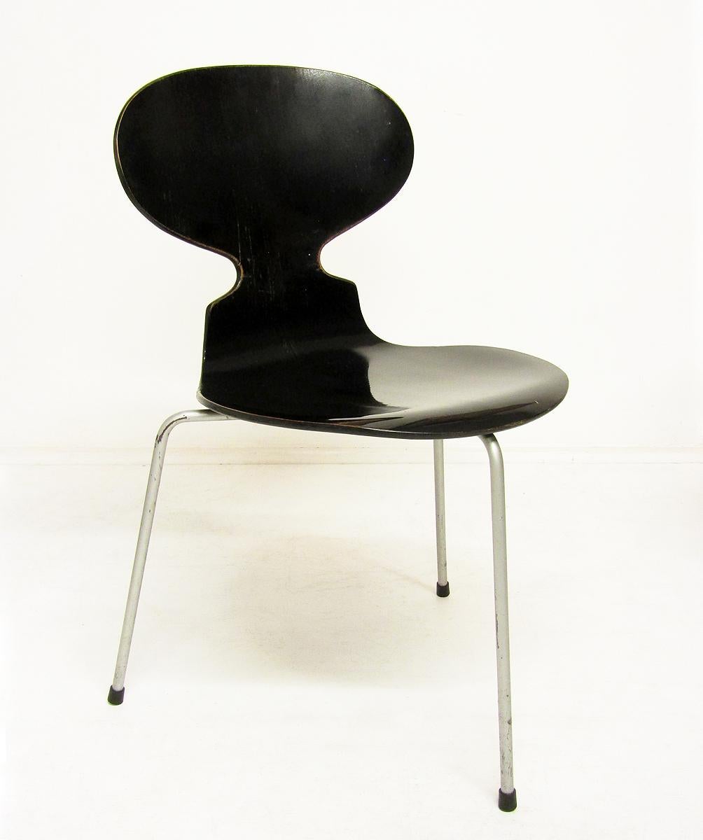 Set of Four Black 1950s Danish Ant Chairs by Arne Jacobsen for Fritz Hansen 3