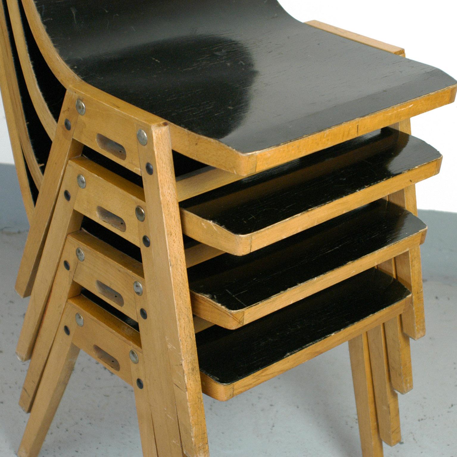 Set of Four Black Austrian Midcentury Roland Rainer Stacking Chairs In Good Condition In Vienna, AT
