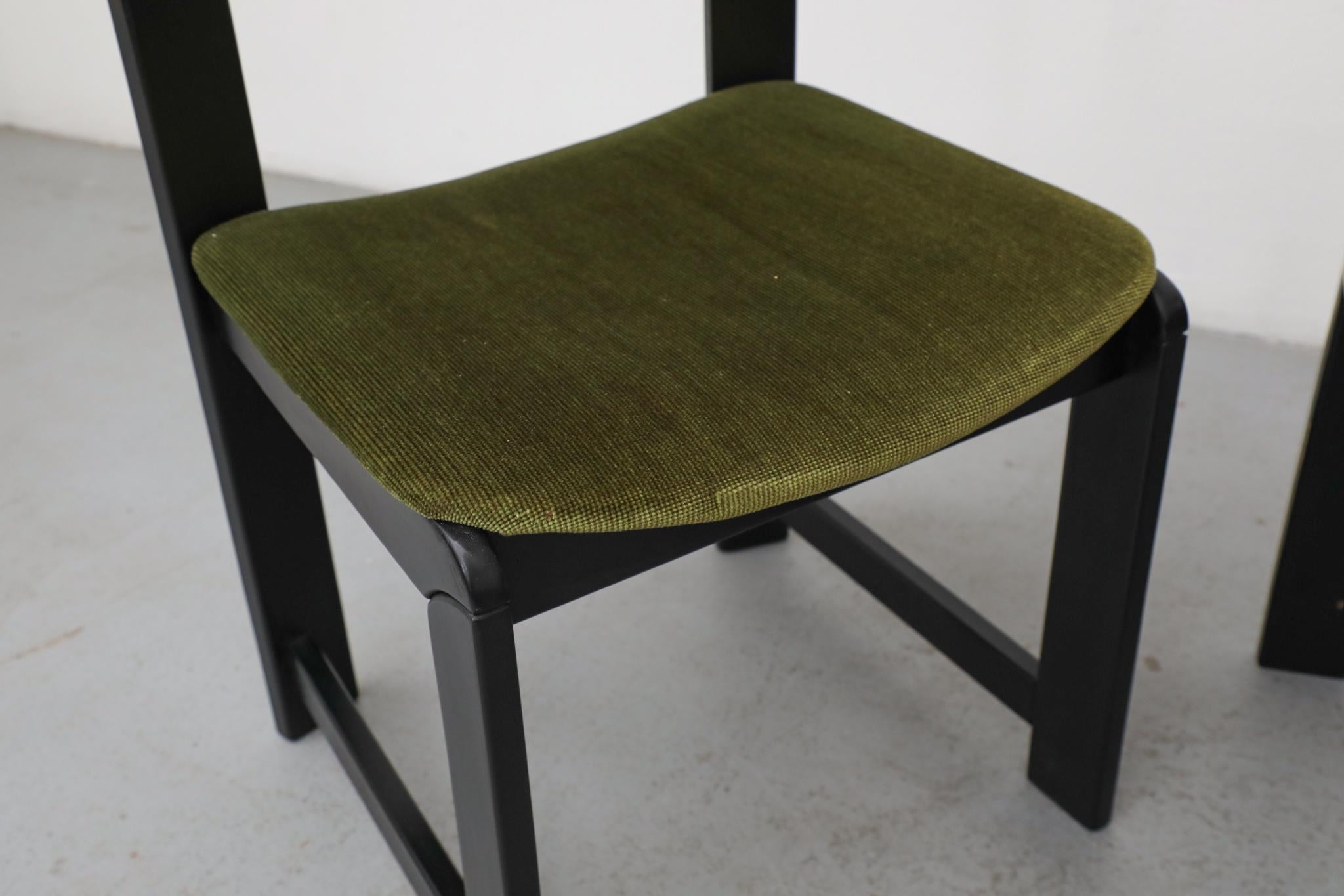 Set of Four Black Lacquer & Green Rizzo Style Dining Chairs im Angebot 4