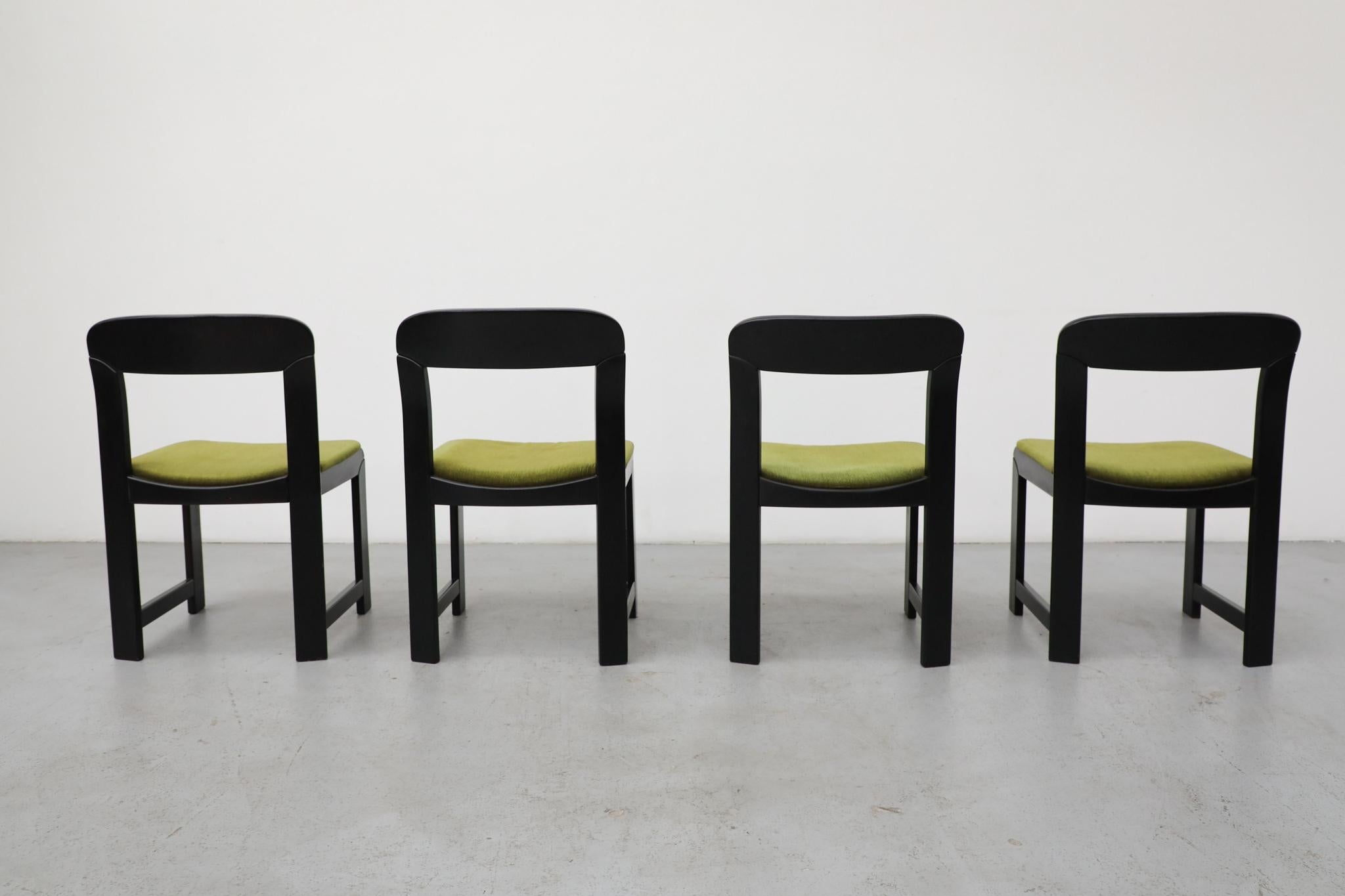 Set of Four Black Lacquer & Green Rizzo Style Dining Chairs im Zustand „Gut“ im Angebot in Los Angeles, CA