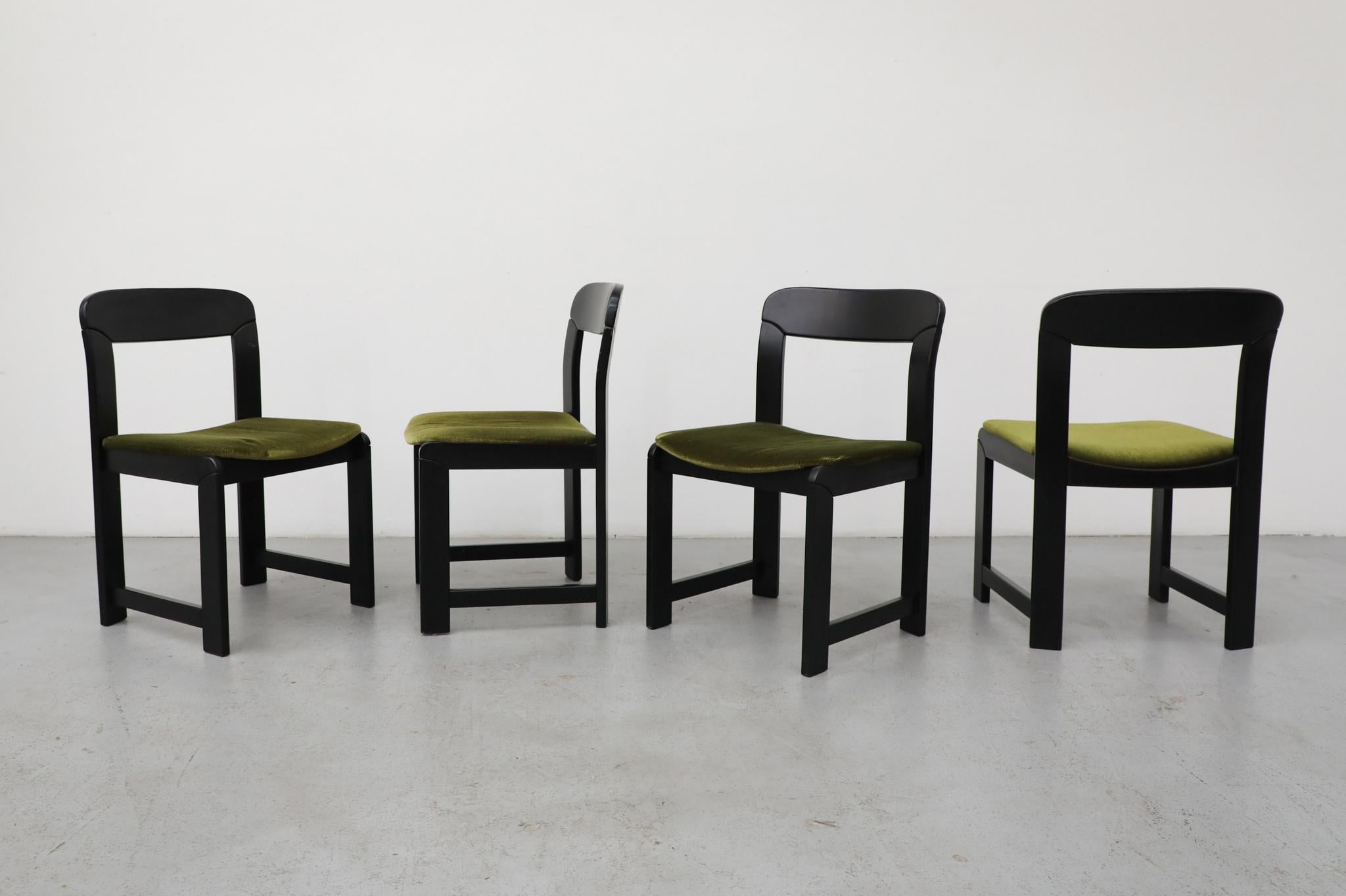 Set of Four Black Lacquer & Green Rizzo Style Dining Chairs (Ende des 20. Jahrhunderts) im Angebot