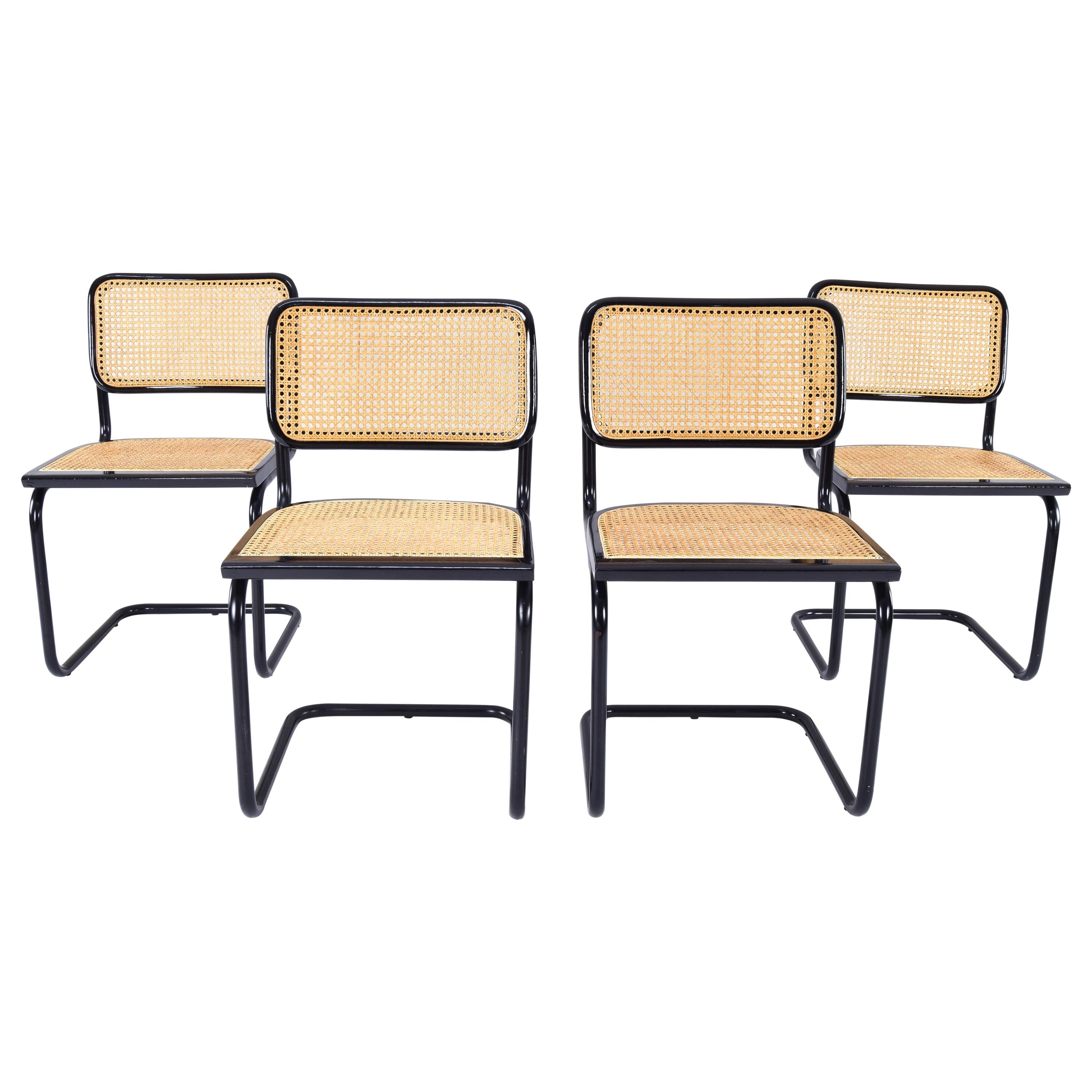 Set aus vier schwarzen Mid-Century Modern Marcel Breuer B32 Cesca Stühlen:: Italien 1970er Jahre