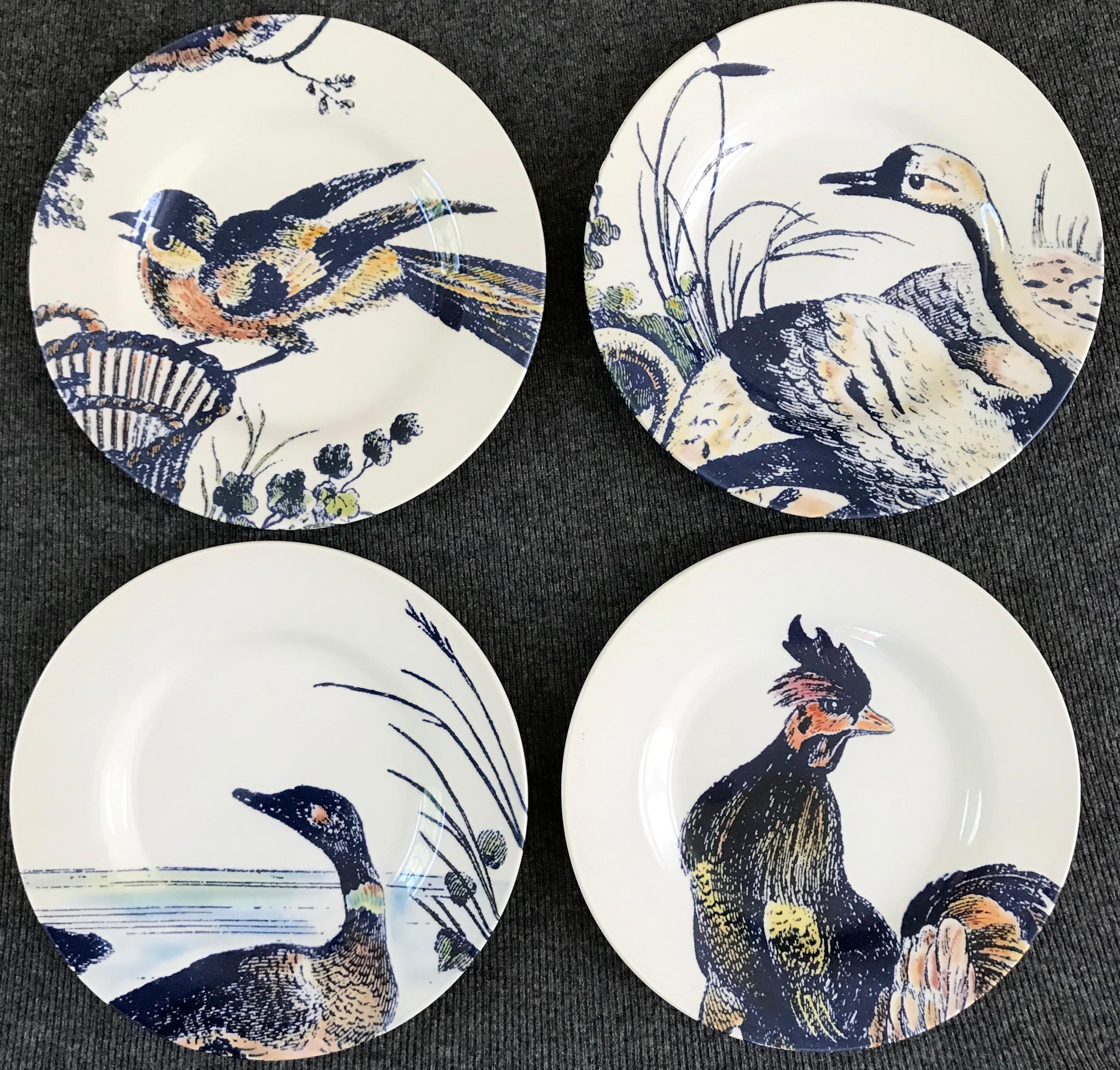 20ième siècle Lot de quatre assiettes à oiseaux bleu et blanc en vente