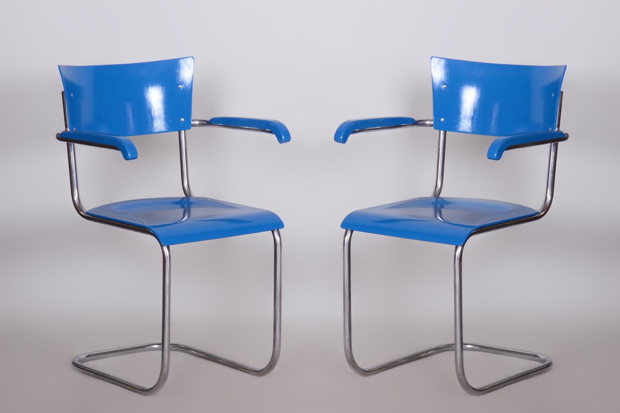 Set of four blue restored beech armchairs by Mart Stam.

Style: Bauhaus
Designer: Mart Stam
Period: 1930-1939
Source: Germany
Material: Chrome-Plated Steel, Beech Plywood

Our professional refurbishing team in Czechia has fully restored it