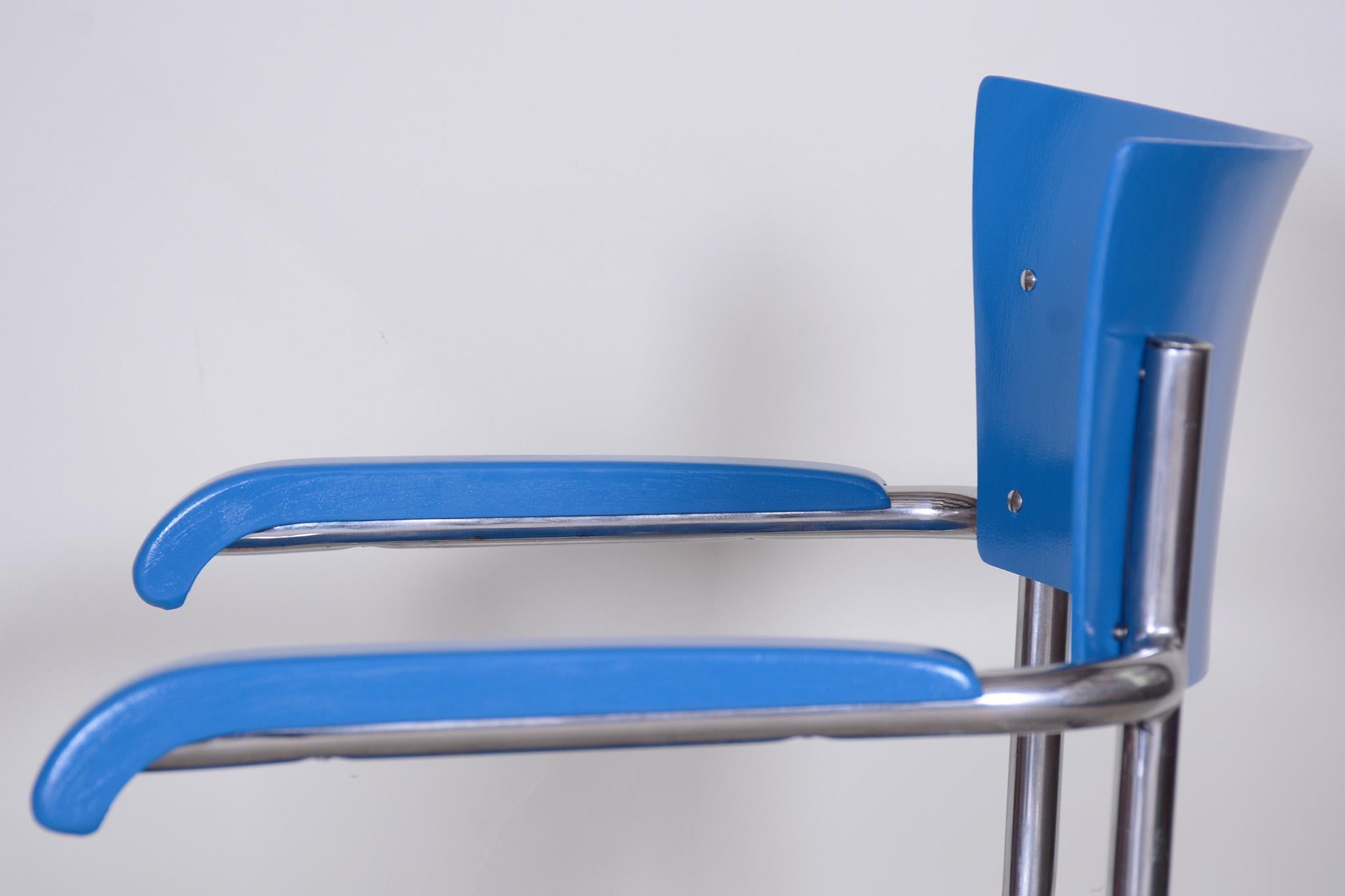 Ensemble de quatre fauteuils en hêtre bleu restaurés de Mart Stam, Allemagne, années 1930 en vente 1