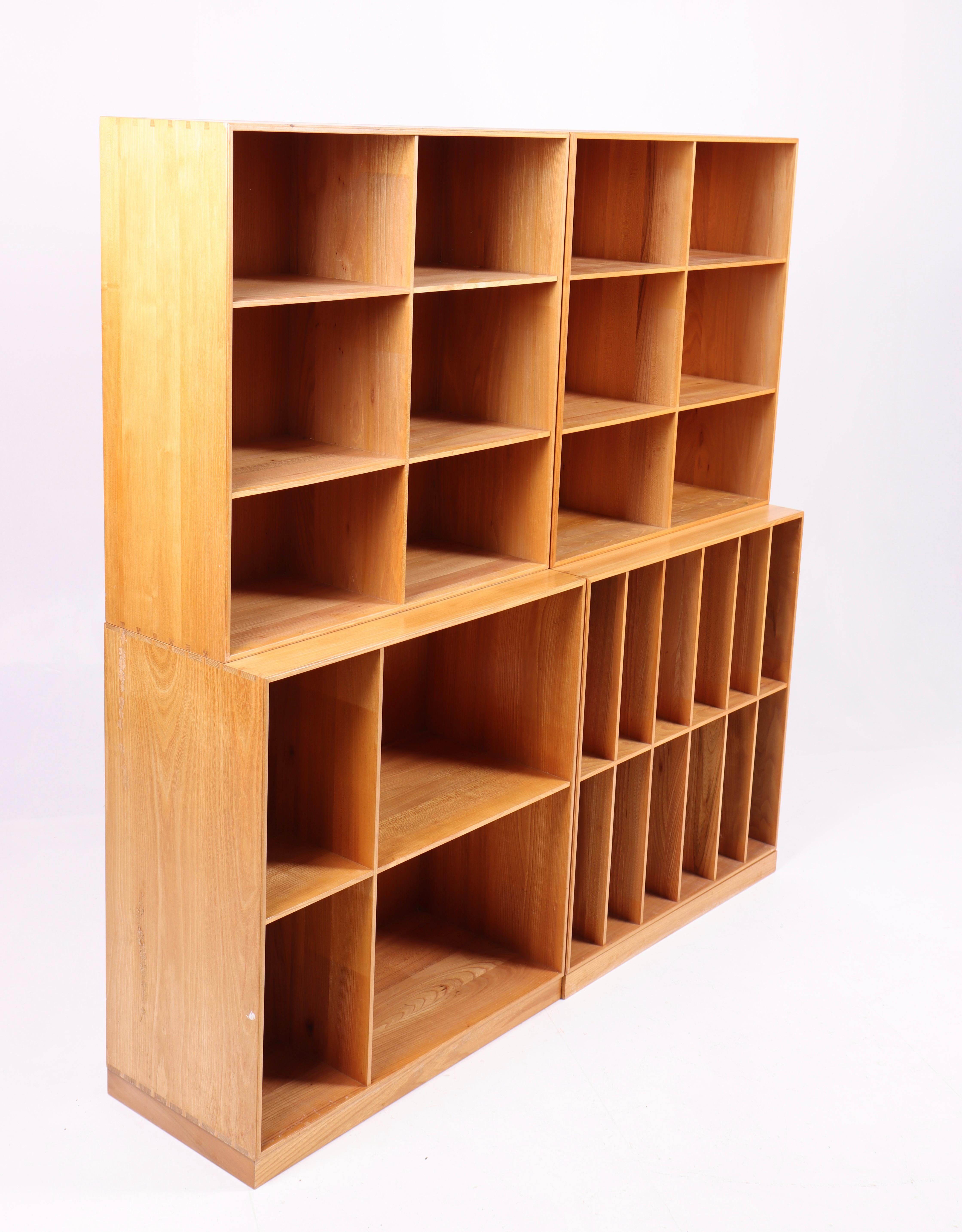 Set of Four Bookcases in Elm by Mogens Koch, Danish Design, Midcentury, 1960s In Good Condition For Sale In Lejre, DK