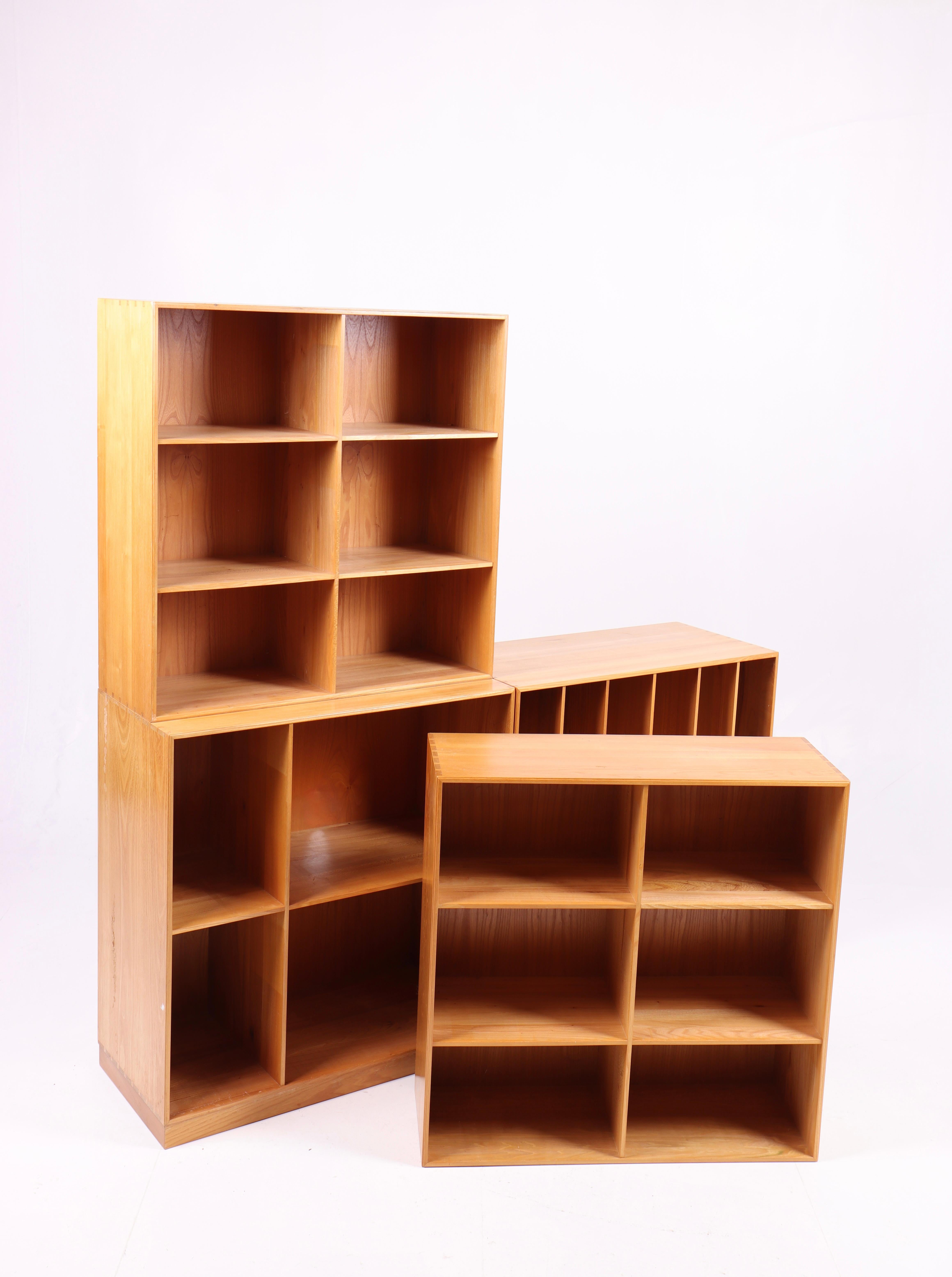 Set of Four Bookcases in Elm by Mogens Koch, Danish Design, Midcentury, 1960s For Sale 1