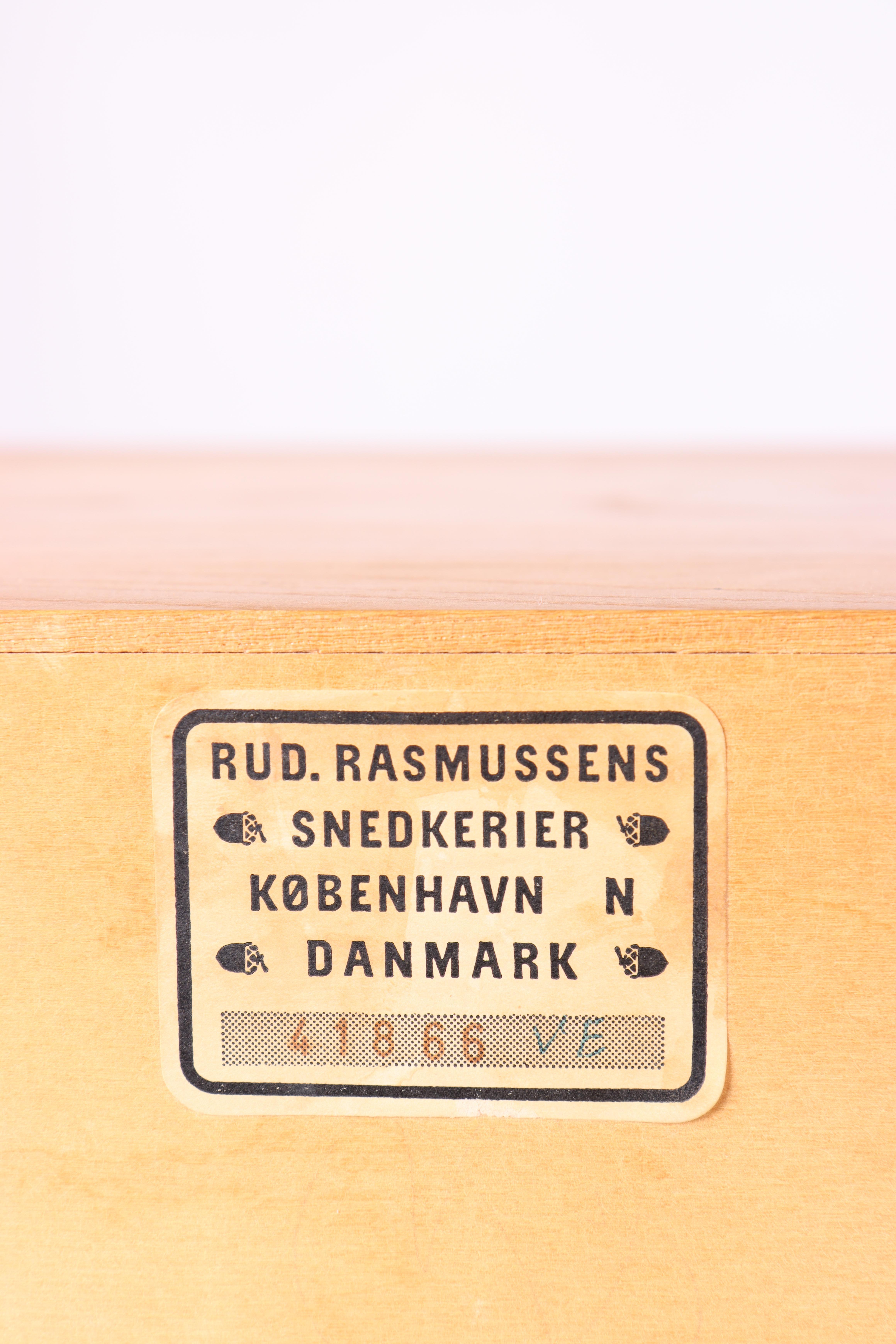 Set von vier Bücherregalen aus Ulme von Mogens Koch, dänisches Design, Mitte des Jahrhunderts, 1960er Jahre (Ulmenholz) im Angebot