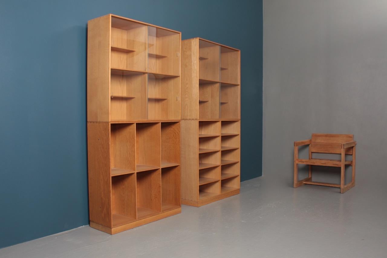 Set of Four Bookcases in Oak by Mogens Koch, Danish Design, Midcentury, 1950s In Good Condition In Lejre, DK