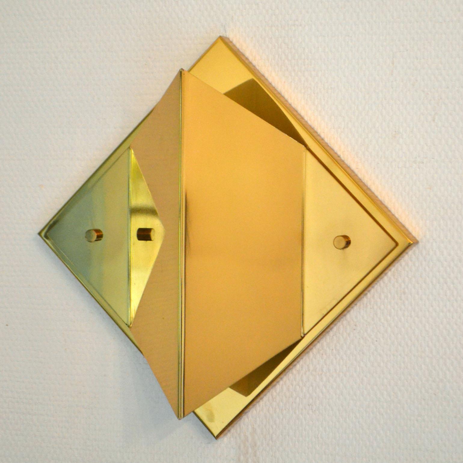 Late 20th Century Set of Four Minimalist Brass Diamond Shaped Wall Lights For Sale