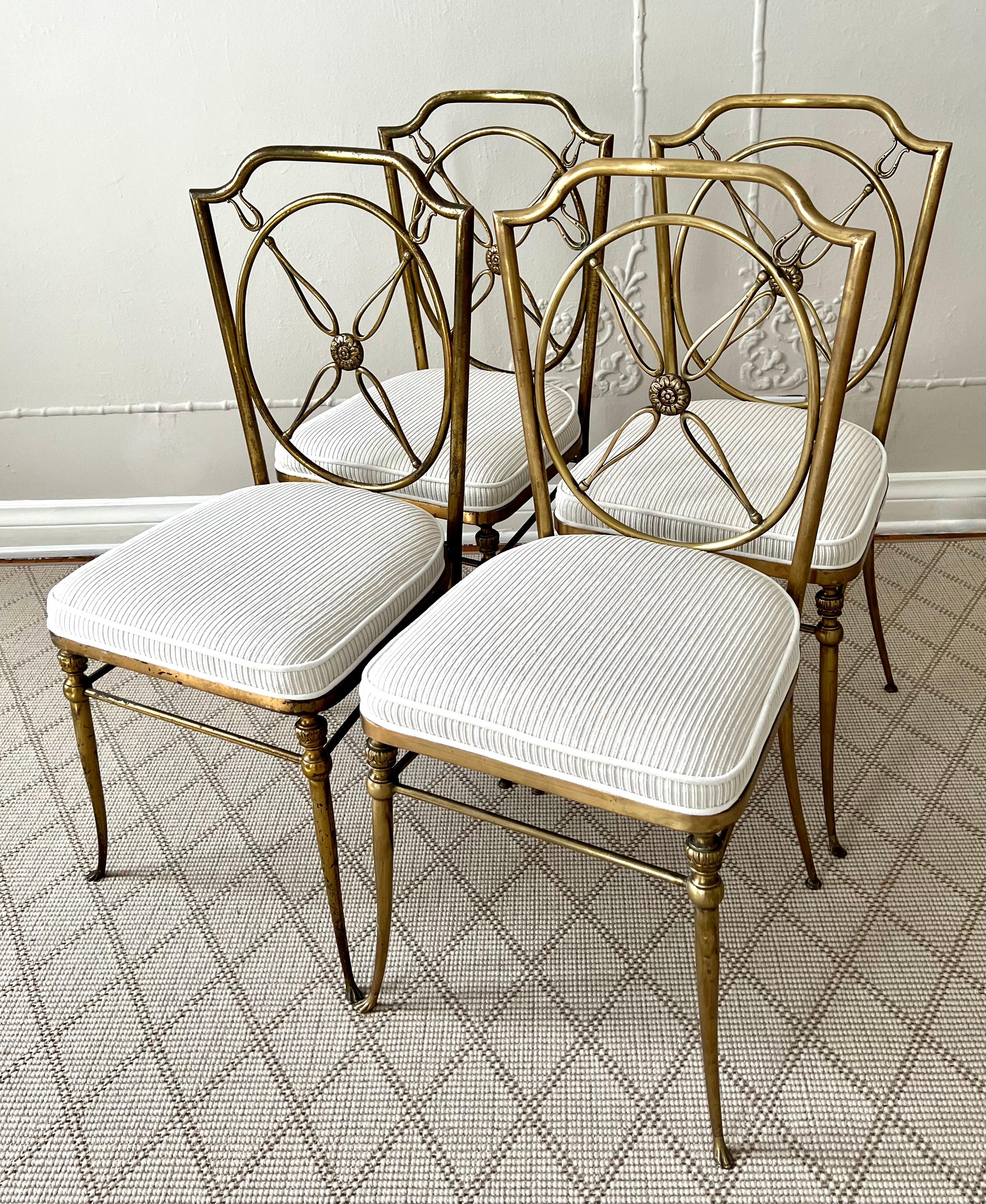Ensemble de quatre chaises en laiton de style Gio Ponti avec dossier en forme de boussole en vente 6