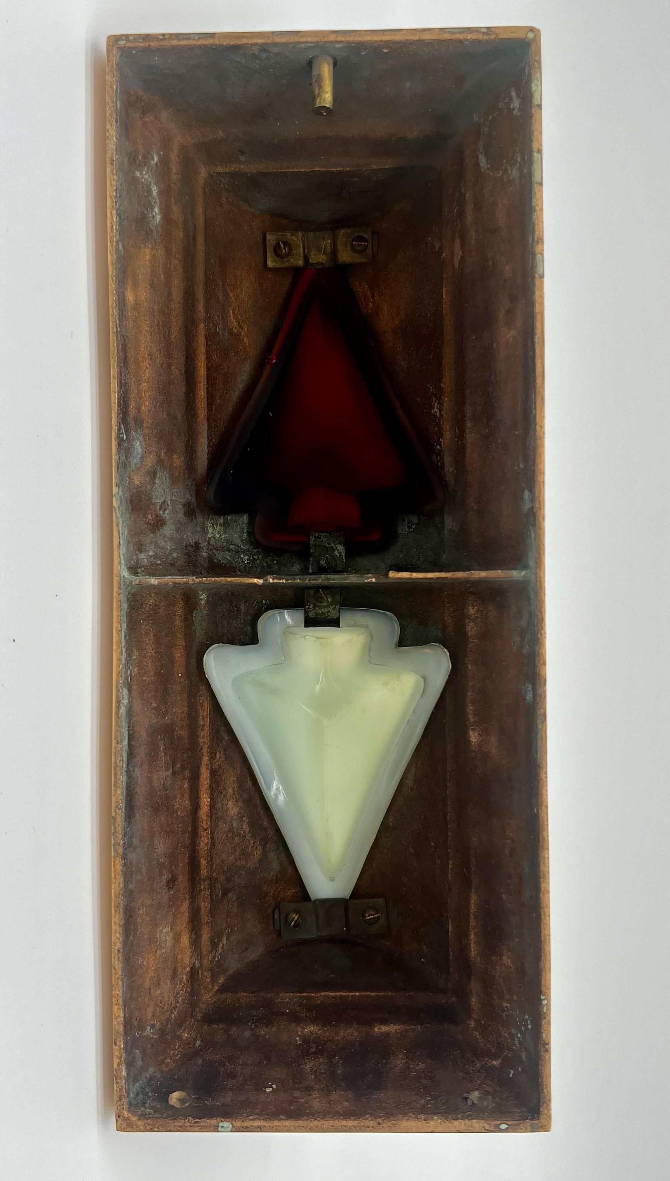 Ensemble de quatre Lights d'ascenseur en bronze en vente 5