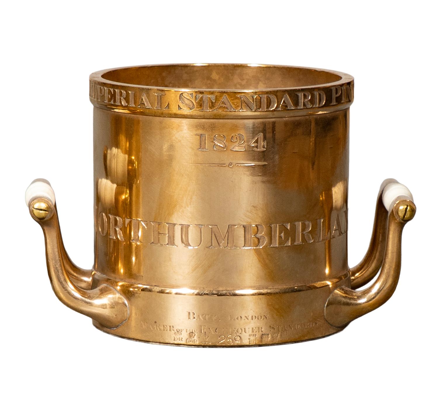 Conjunto De Cuatro Medidas De Bronce Para El Condado De Northumberland en venta 4