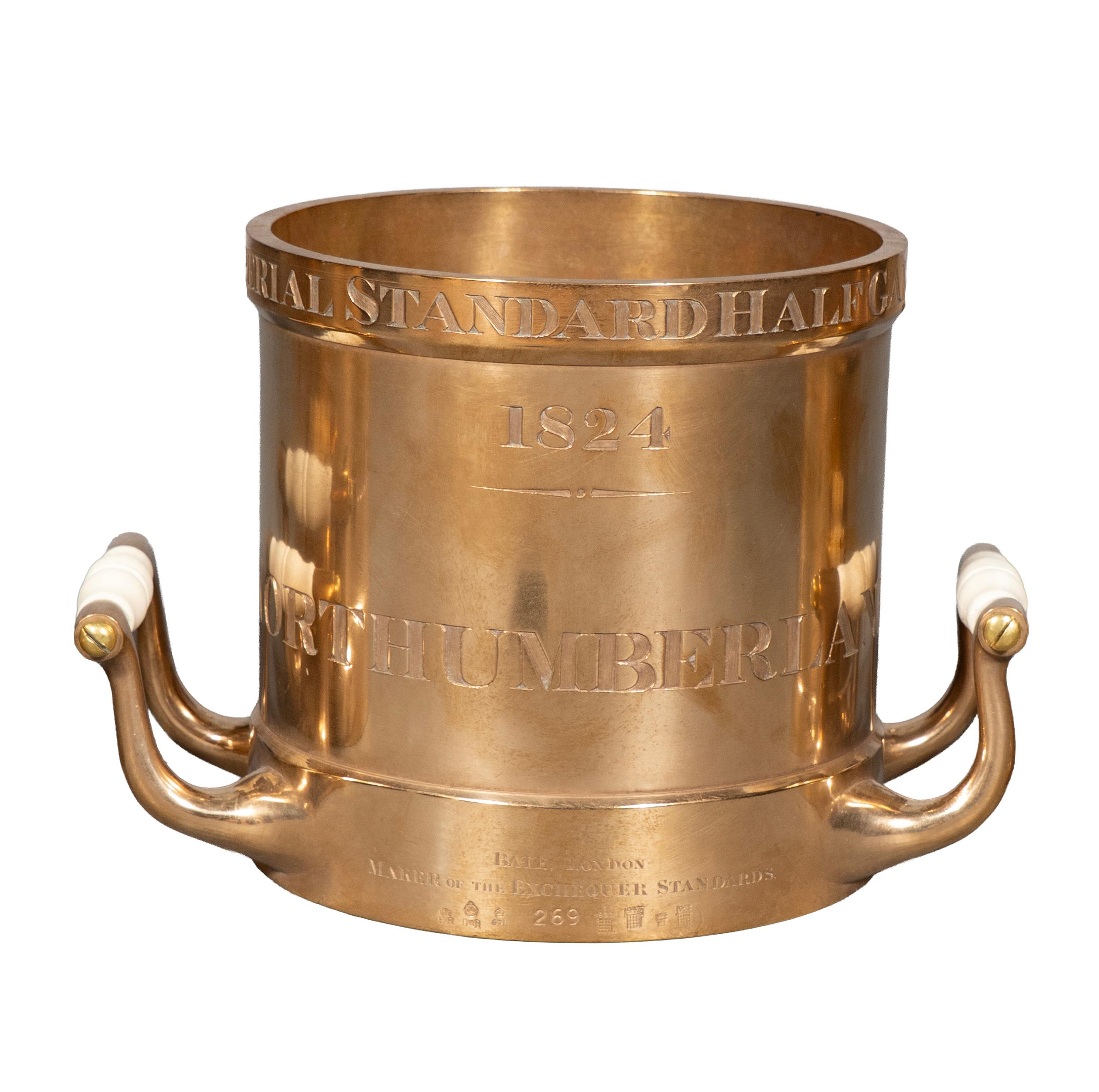 Conjunto De Cuatro Medidas De Bronce Para El Condado De Northumberland en venta 1