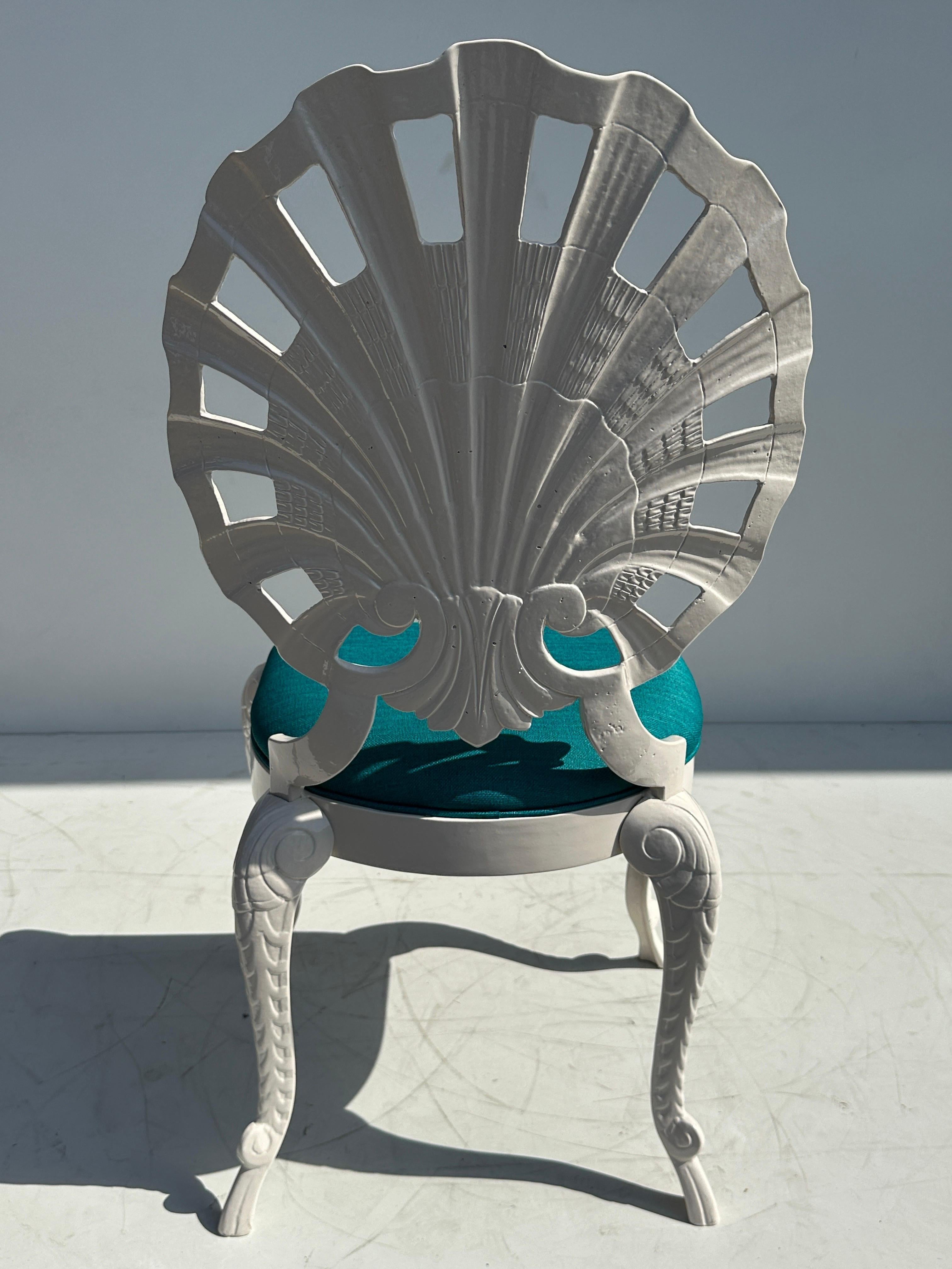Satz von vier Brown Jordan Grotto Style Aluminiumschale Stühle  im Angebot 3
