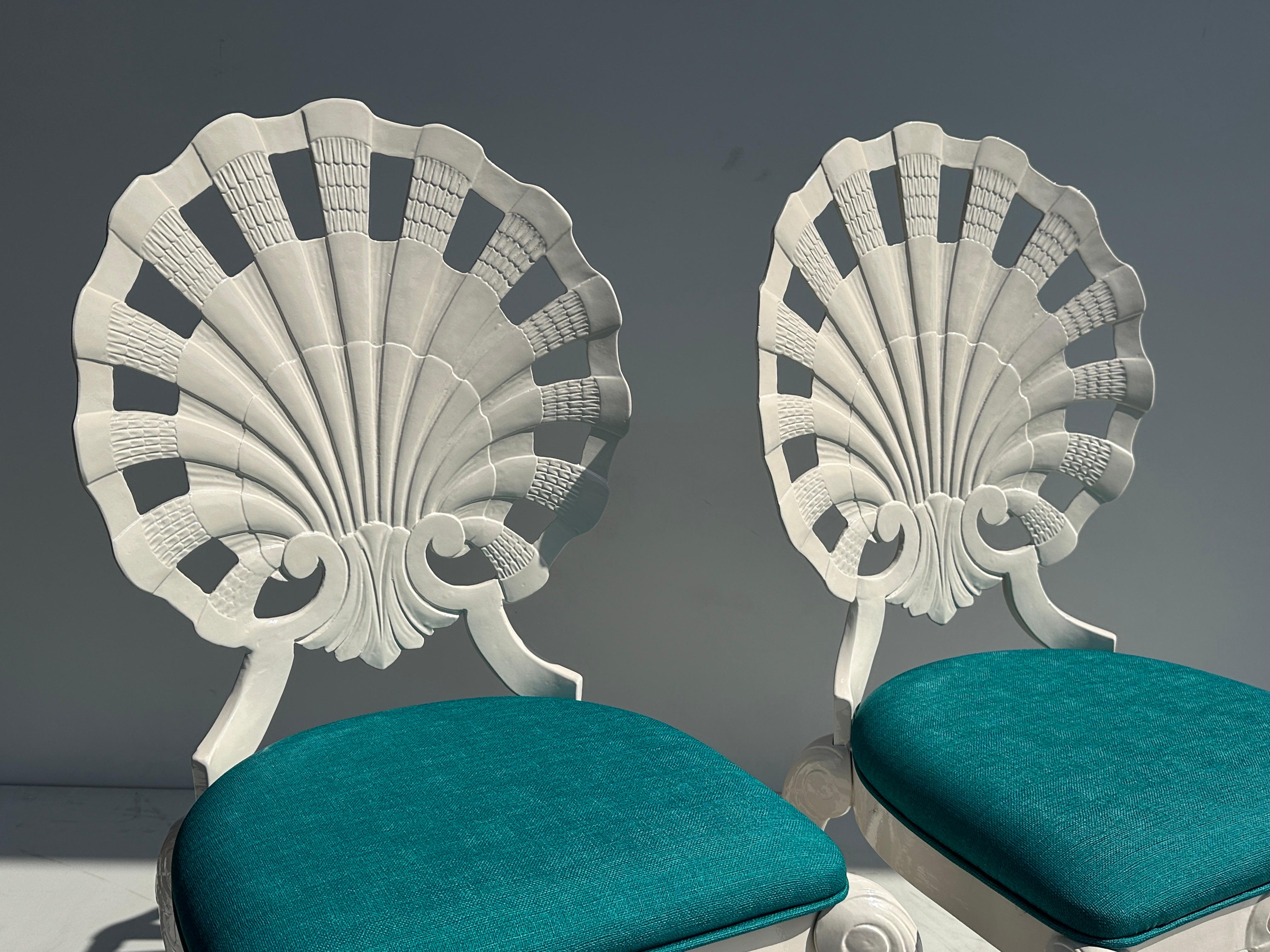 Satz von vier Brown Jordan Grotto Style Aluminiumschale Stühle  (Hollywood Regency) im Angebot