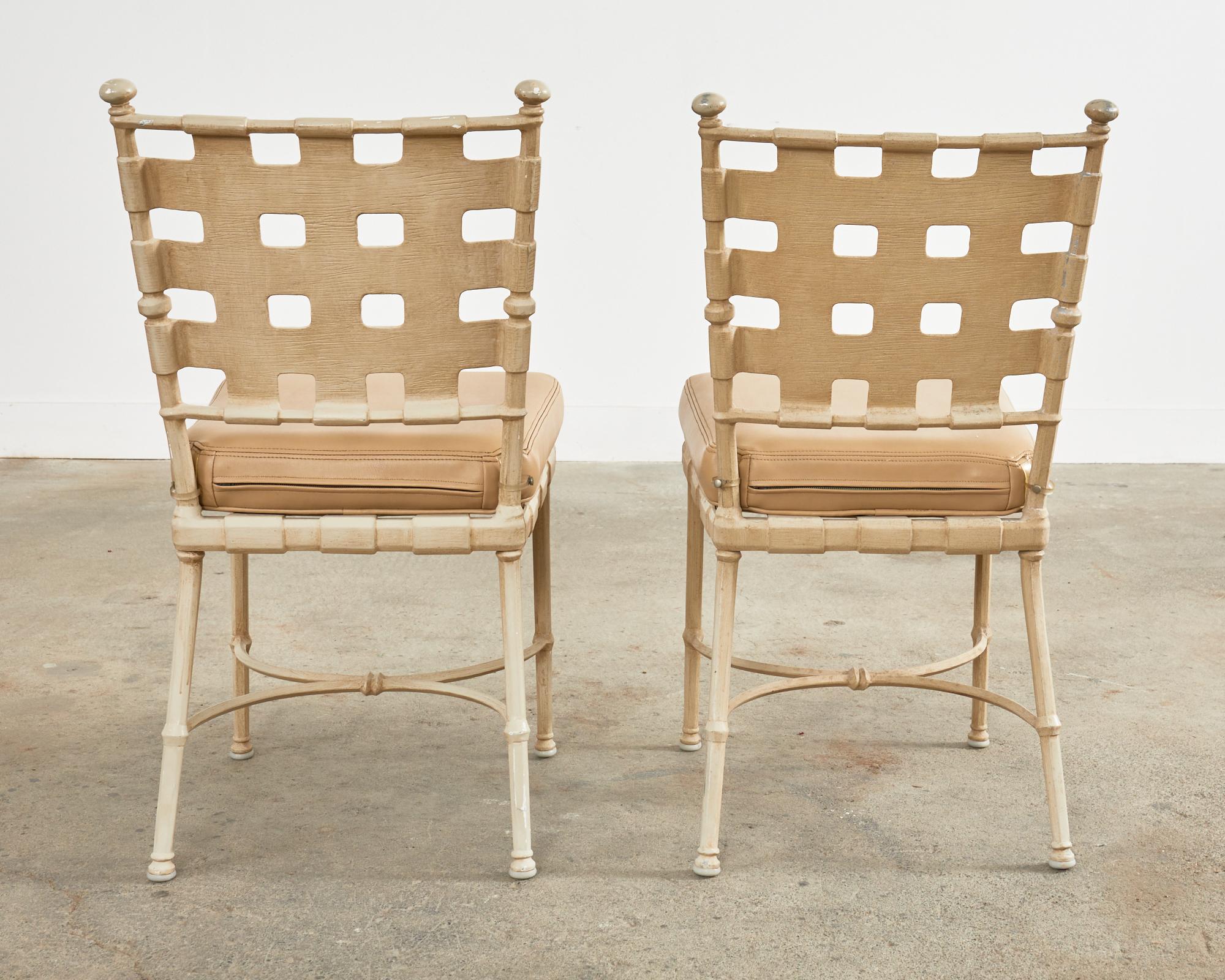 Ensemble de quatre chaises de salle à manger de jardin de style néoclassique Jordan brune en vente 9