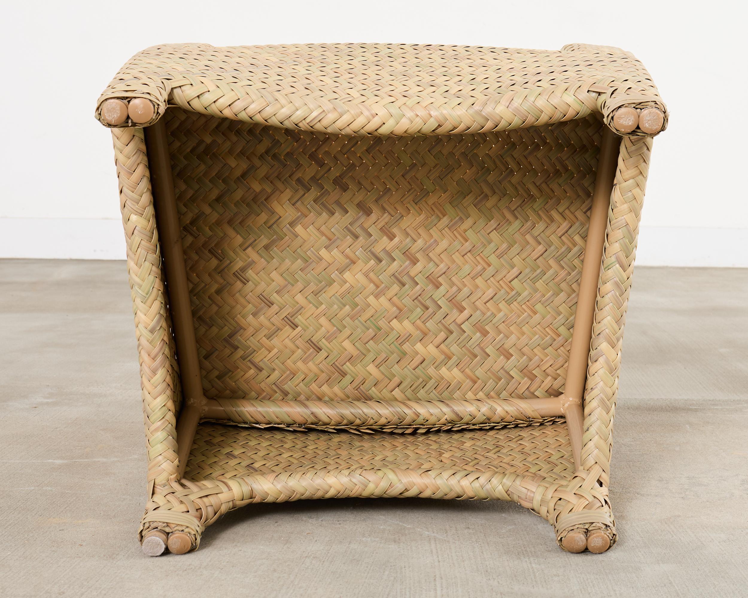 Ensemble de quatre fauteuils de jardin en osier tressé Brown Jordan en vente 12