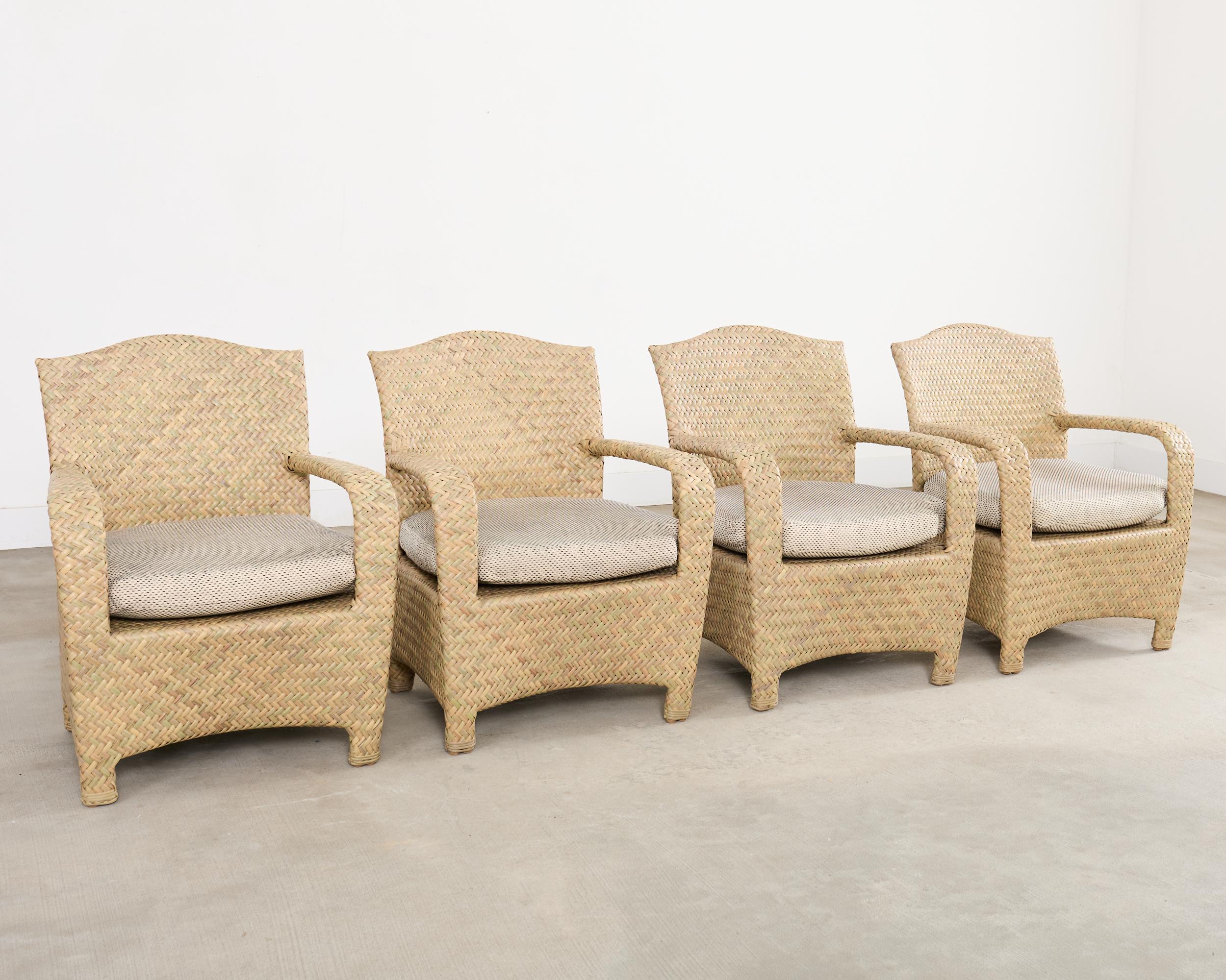 Organique Ensemble de quatre fauteuils de jardin en osier tressé Brown Jordan en vente