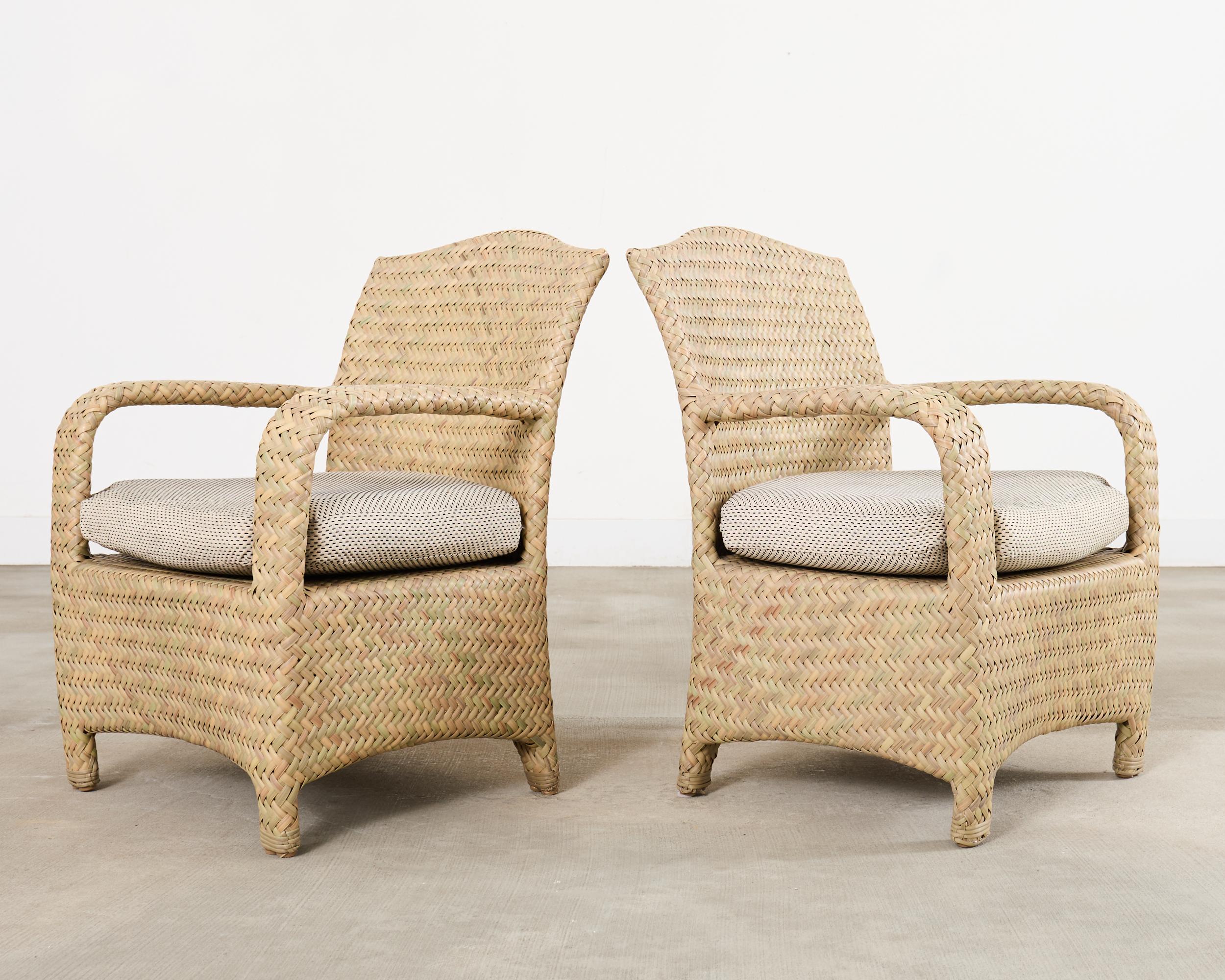 Américain Ensemble de quatre fauteuils de jardin en osier tressé Brown Jordan en vente