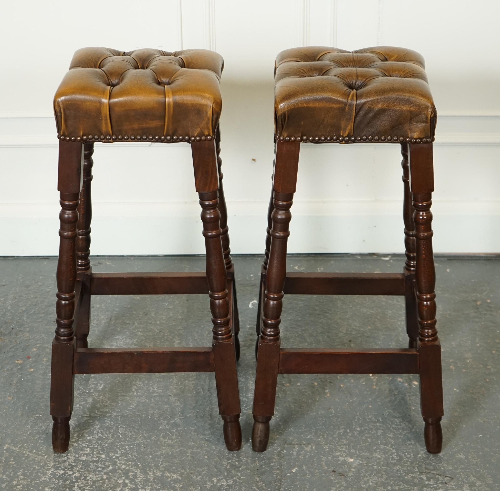 Hand-Crafted SET OF FOUR BROWN LEATHER CHESTERFiELD BAR STOOLS J1